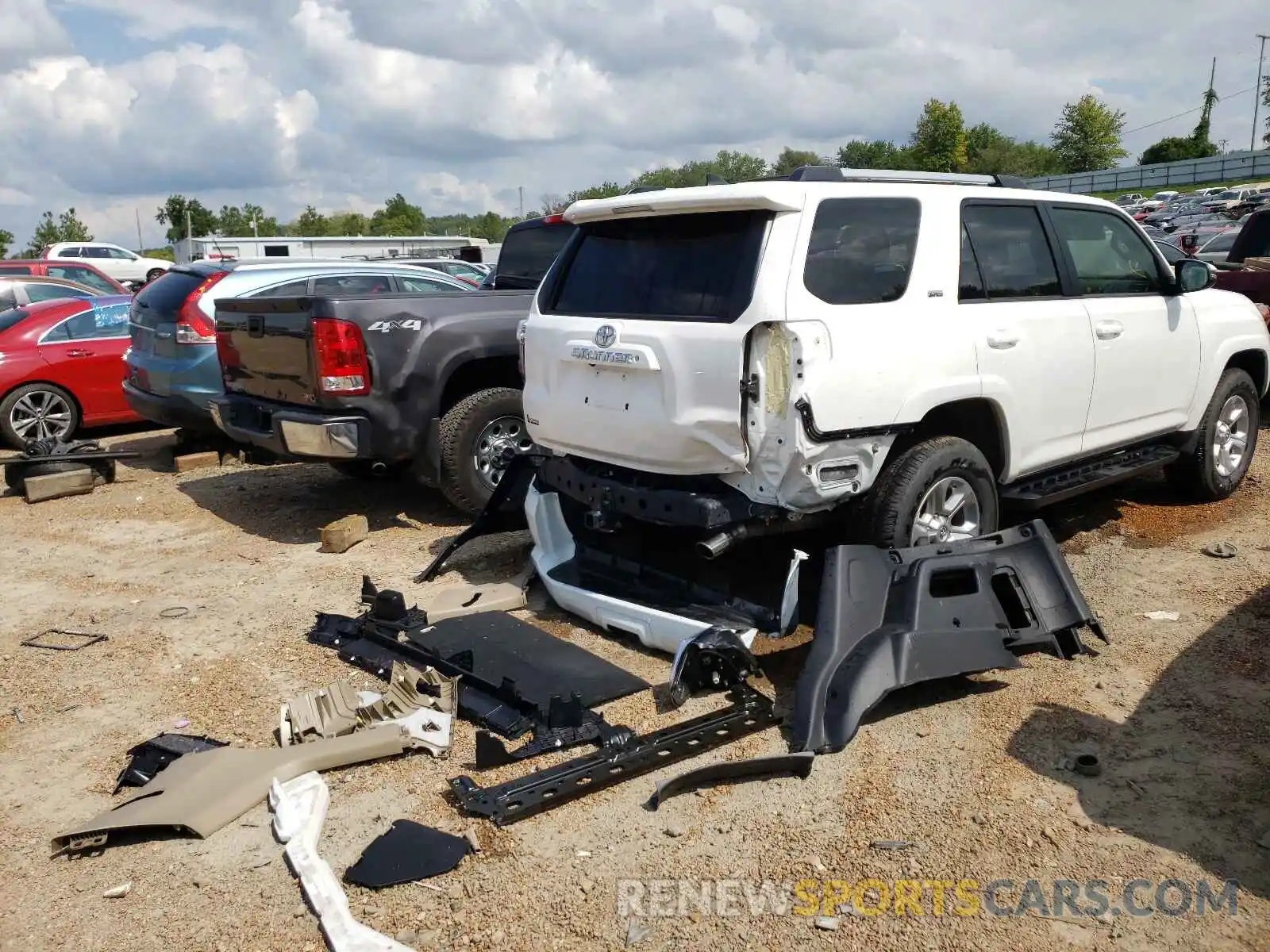 4 Photograph of a damaged car JTEBU5JR1K5724899 TOYOTA 4RUNNER 2019