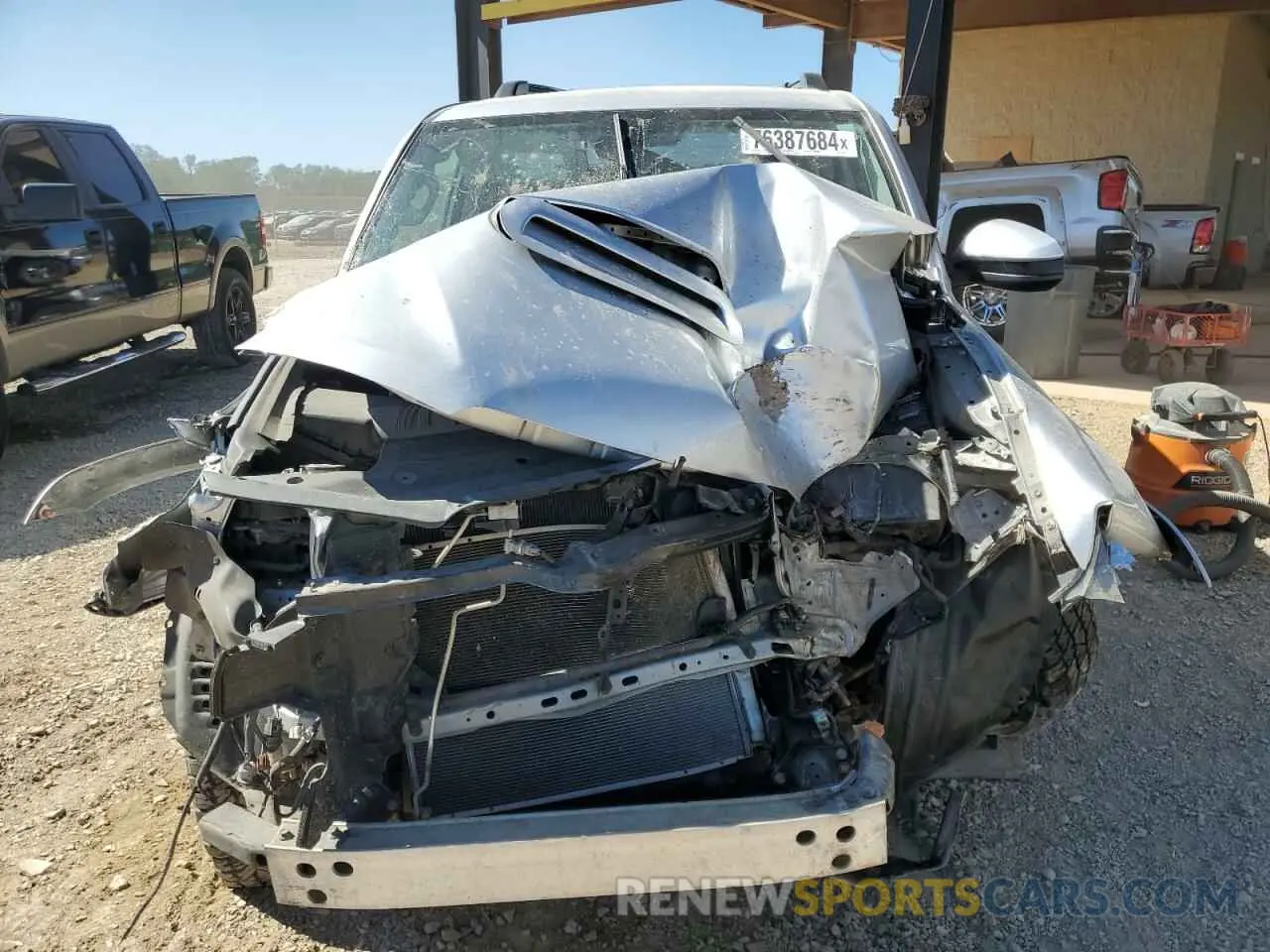 5 Photograph of a damaged car JTEBU5JR1K5730315 TOYOTA 4RUNNER 2019