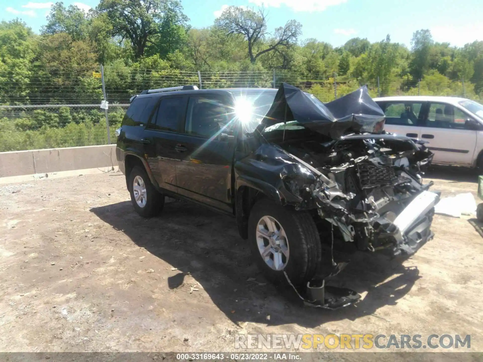 1 Photograph of a damaged car JTEBU5JR2K5612290 TOYOTA 4RUNNER 2019