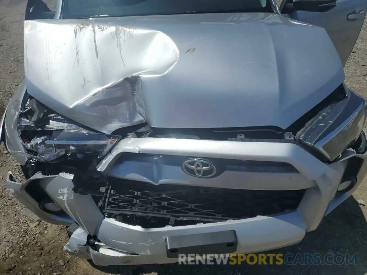 12 Photograph of a damaged car JTEBU5JR2K5640333 TOYOTA 4RUNNER 2019