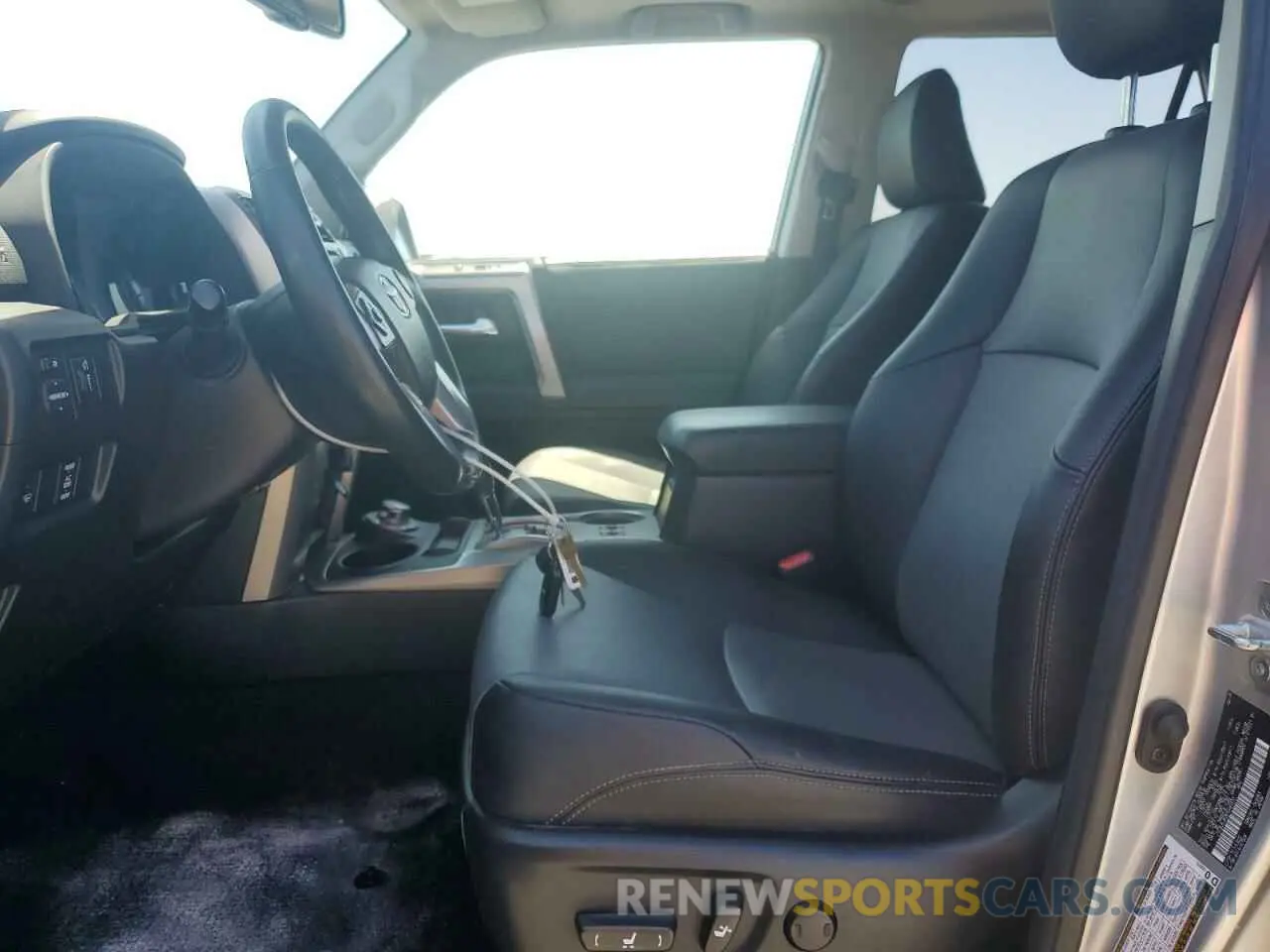 7 Photograph of a damaged car JTEBU5JR2K5640333 TOYOTA 4RUNNER 2019