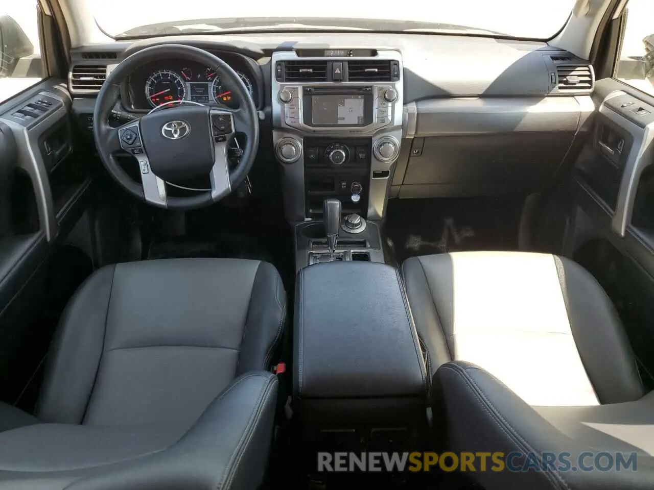 8 Photograph of a damaged car JTEBU5JR2K5640333 TOYOTA 4RUNNER 2019