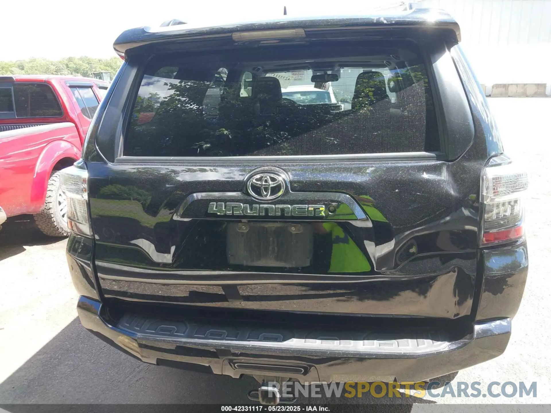 16 Photograph of a damaged car JTEBU5JR2K5655866 TOYOTA 4RUNNER 2019