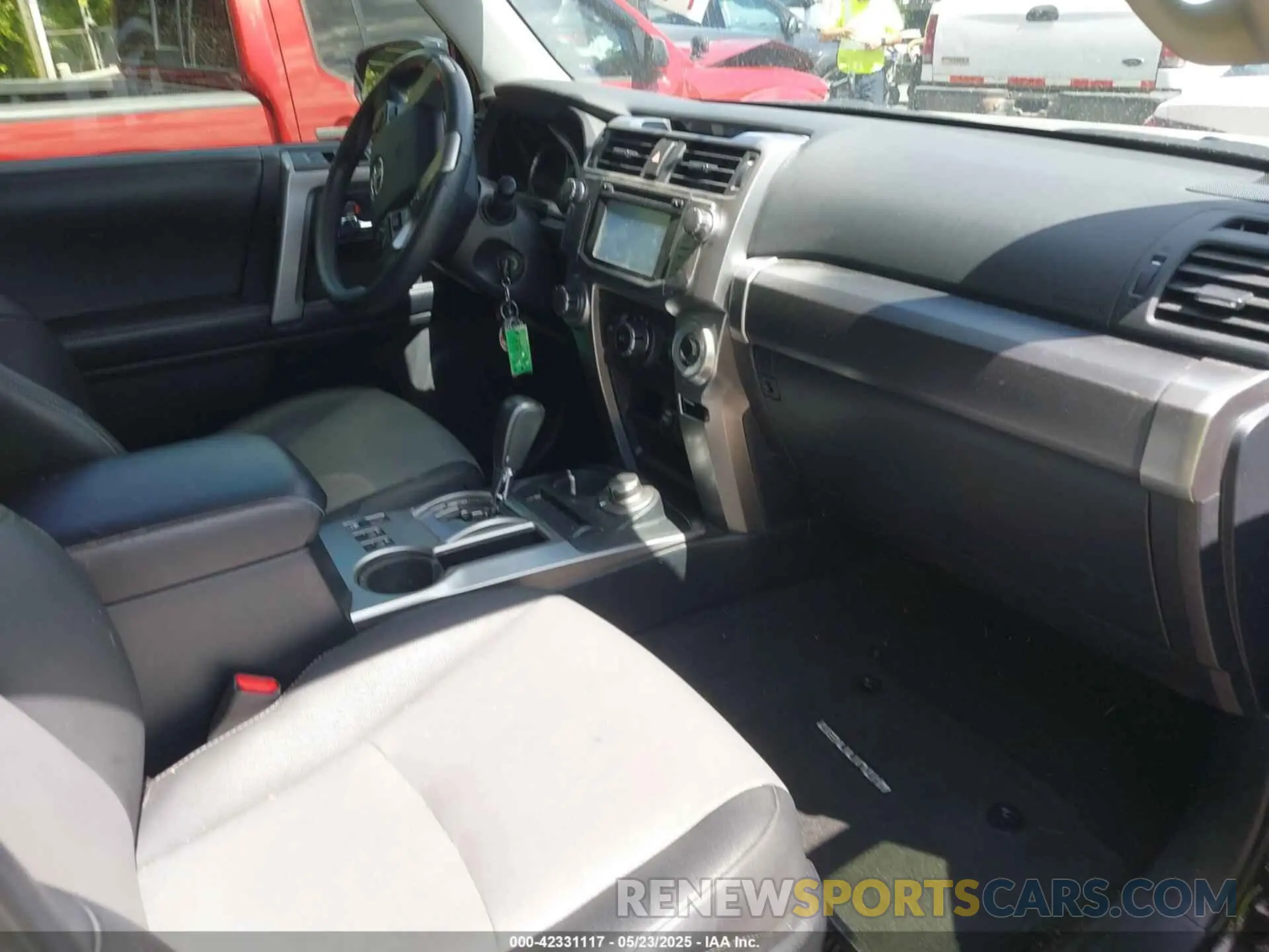 5 Photograph of a damaged car JTEBU5JR2K5655866 TOYOTA 4RUNNER 2019