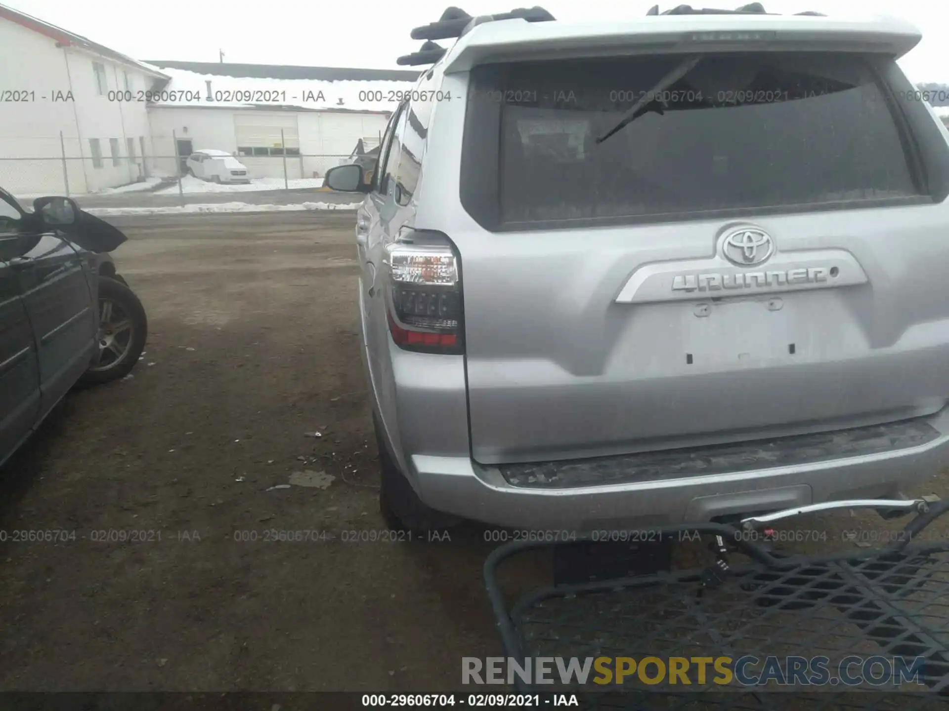 3 Photograph of a damaged car JTEBU5JR2K5658492 TOYOTA 4RUNNER 2019