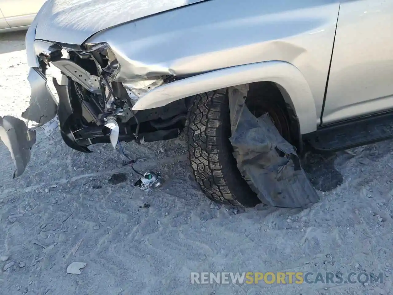 9 Photograph of a damaged car JTEBU5JR2K5658556 TOYOTA 4RUNNER 2019