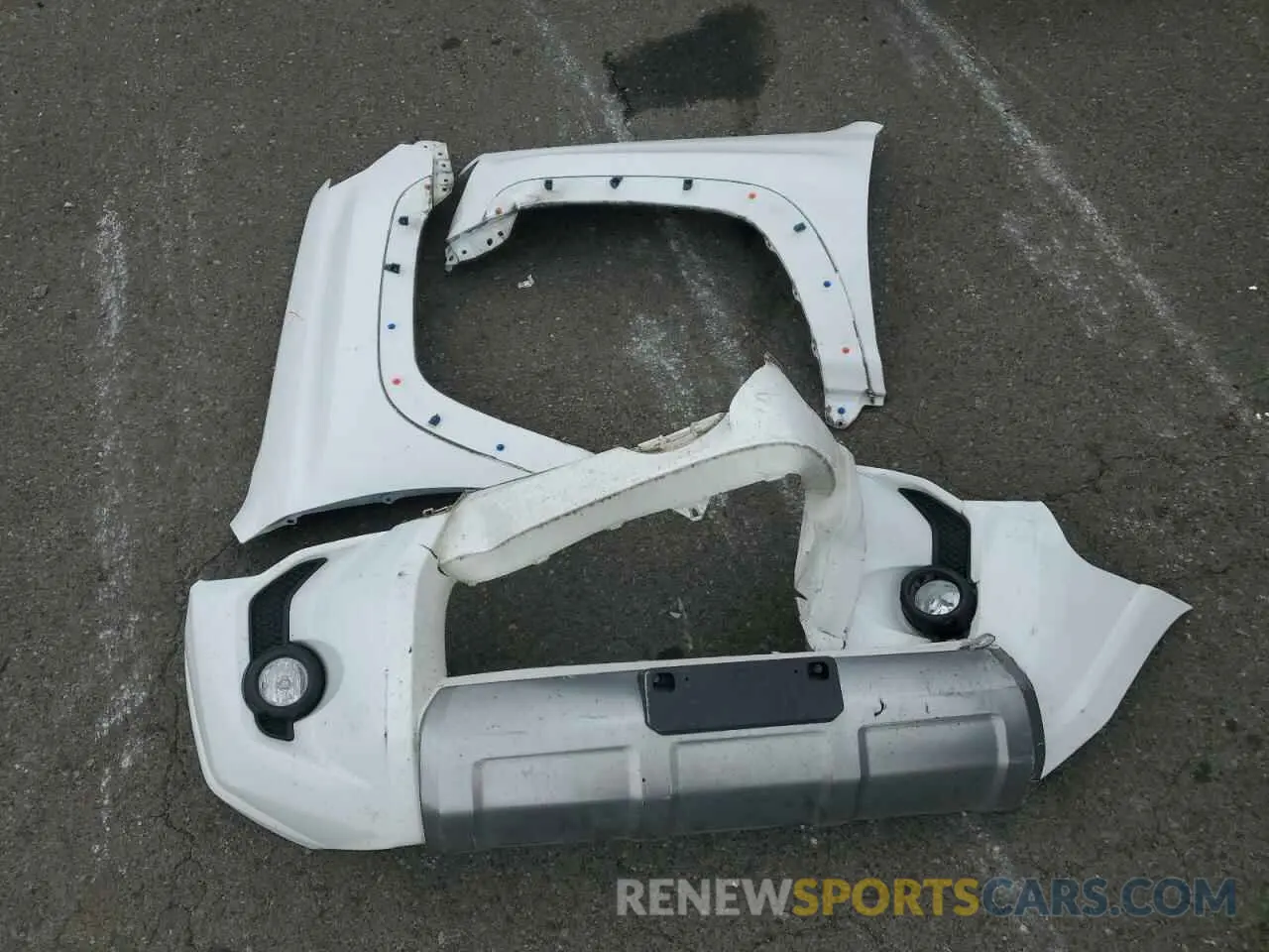 12 Photograph of a damaged car JTEBU5JR2K5669167 TOYOTA 4RUNNER 2019