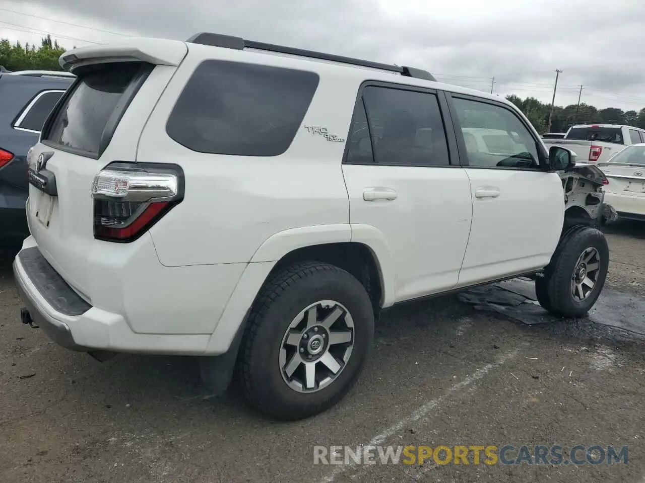 3 Photograph of a damaged car JTEBU5JR2K5669167 TOYOTA 4RUNNER 2019