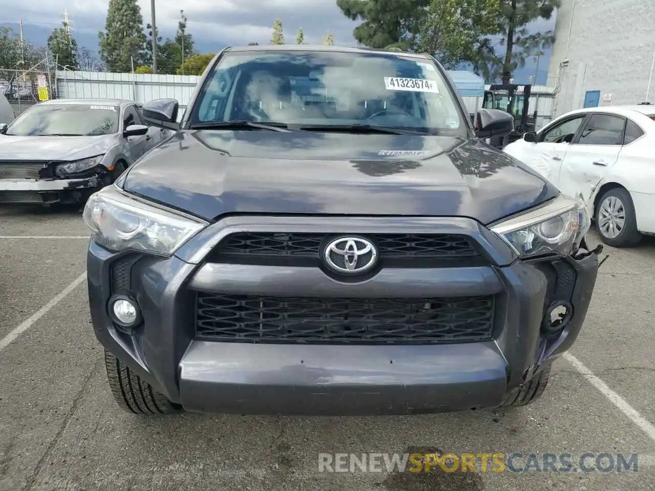 5 Photograph of a damaged car JTEBU5JR2K5670416 TOYOTA 4RUNNER 2019