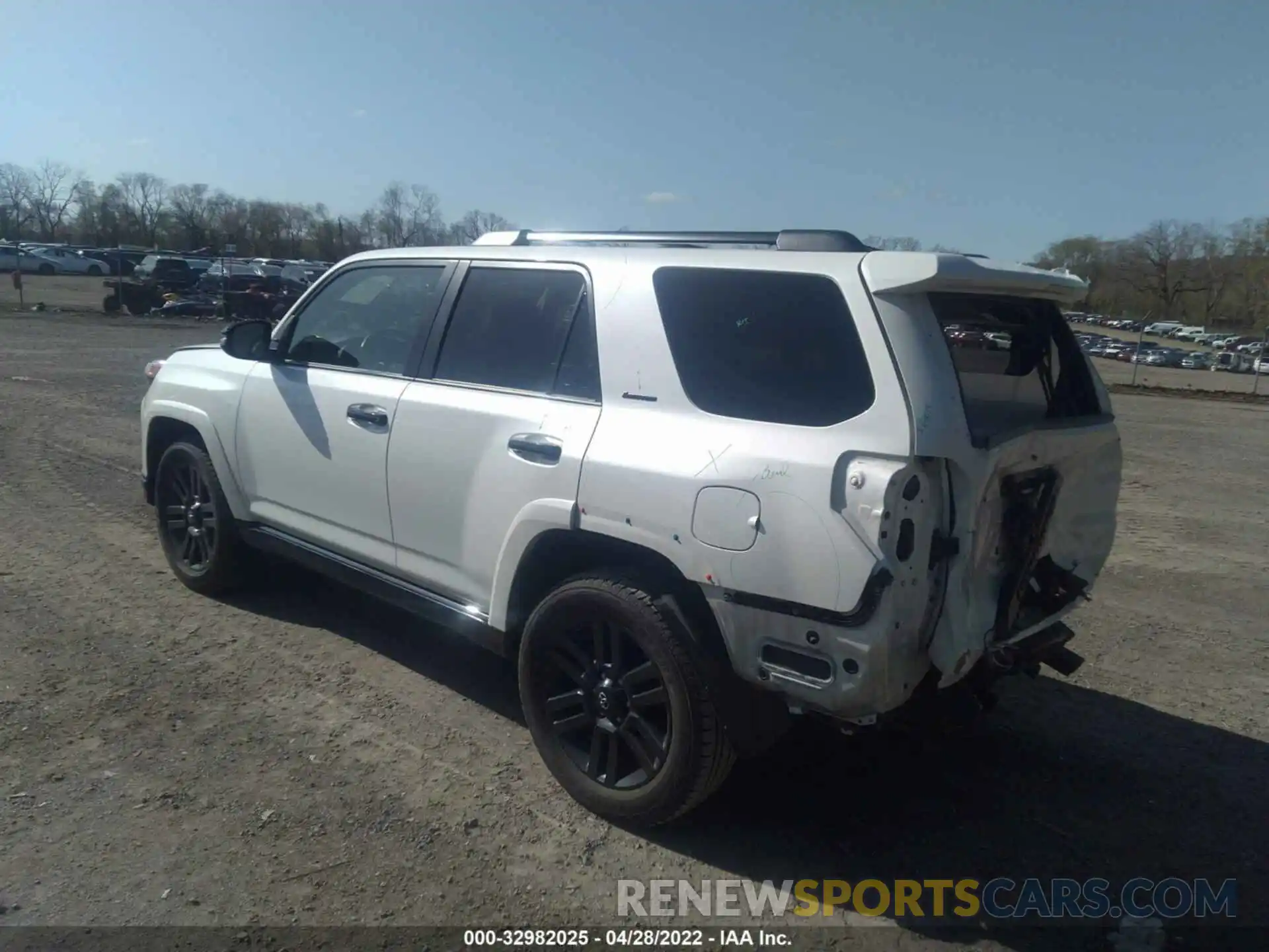 3 Photograph of a damaged car JTEBU5JR2K5670738 TOYOTA 4RUNNER 2019