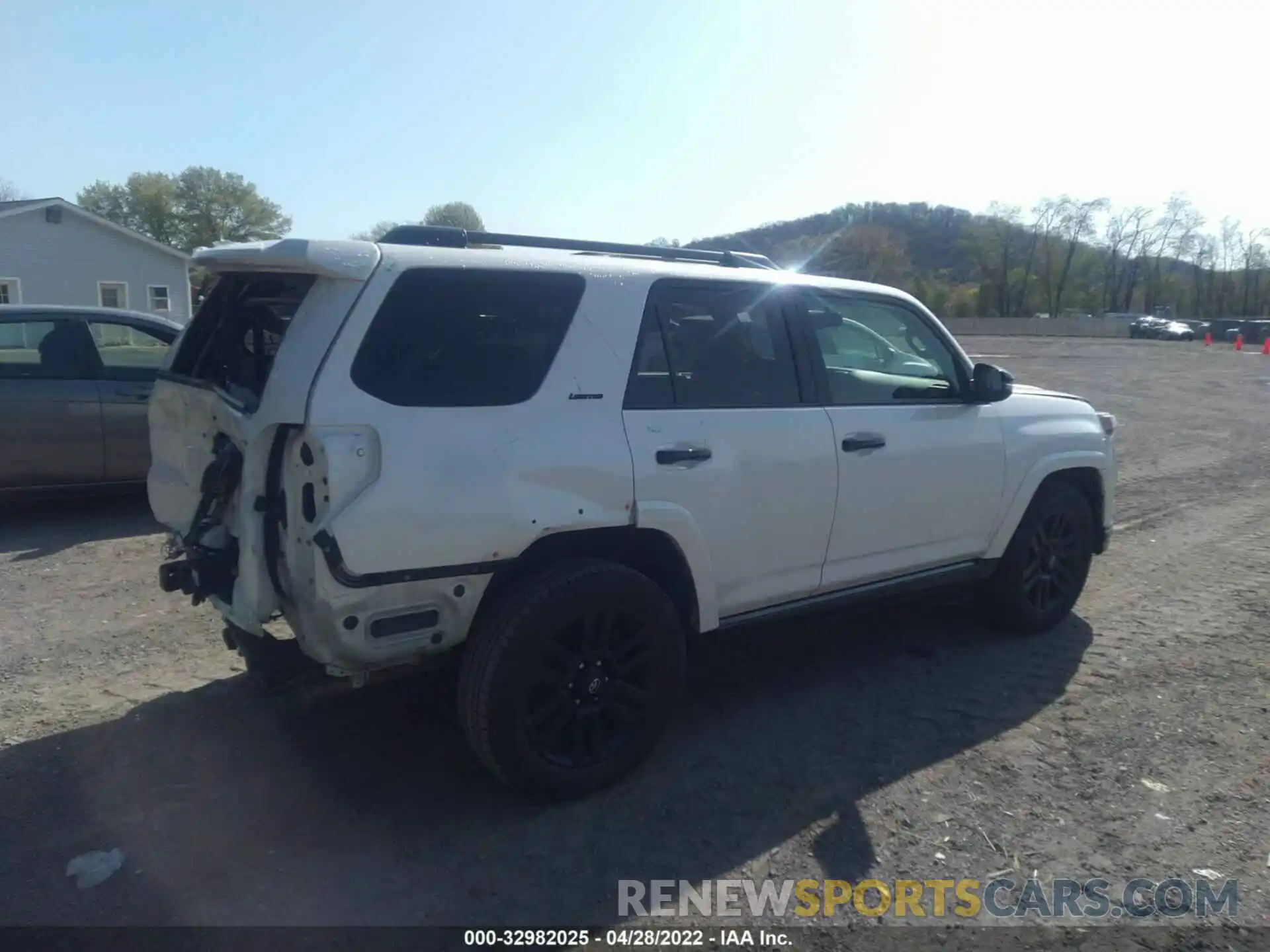 4 Photograph of a damaged car JTEBU5JR2K5670738 TOYOTA 4RUNNER 2019