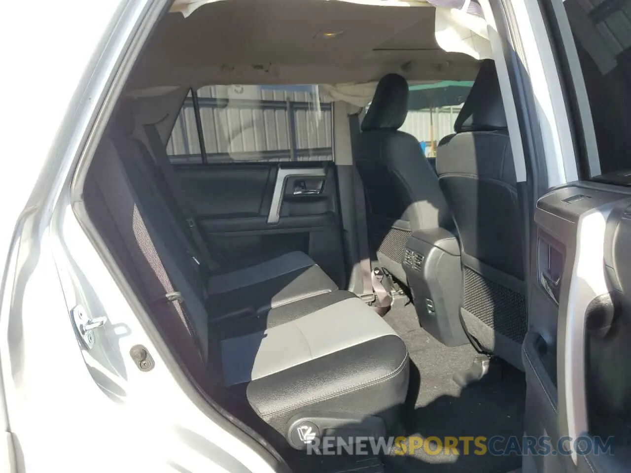 11 Photograph of a damaged car JTEBU5JR2K5675518 TOYOTA 4RUNNER 2019