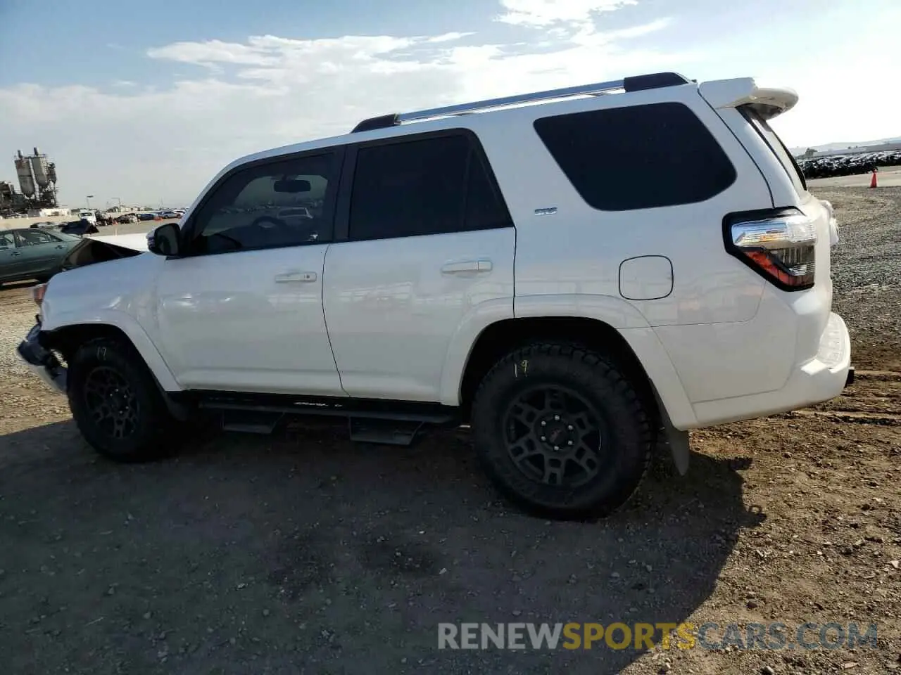 2 Photograph of a damaged car JTEBU5JR2K5675518 TOYOTA 4RUNNER 2019