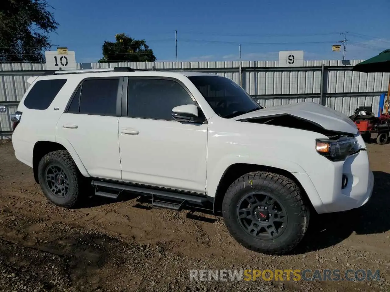 4 Photograph of a damaged car JTEBU5JR2K5675518 TOYOTA 4RUNNER 2019