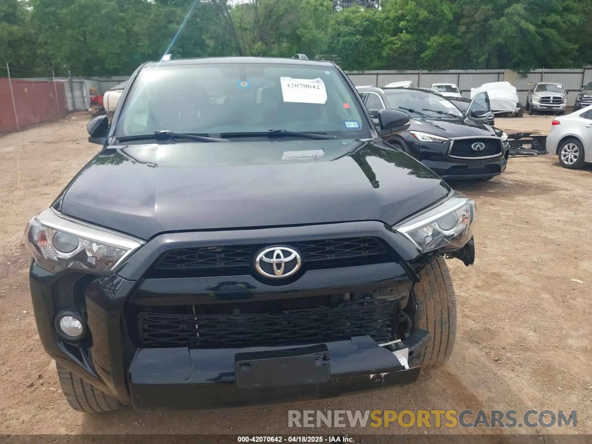 12 Photograph of a damaged car JTEBU5JR2K5676586 TOYOTA 4RUNNER 2019
