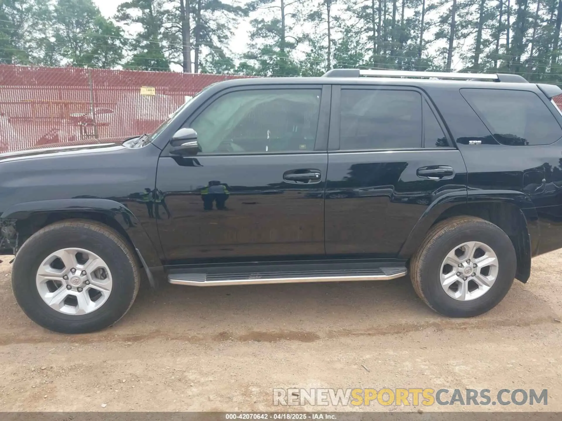 14 Photograph of a damaged car JTEBU5JR2K5676586 TOYOTA 4RUNNER 2019