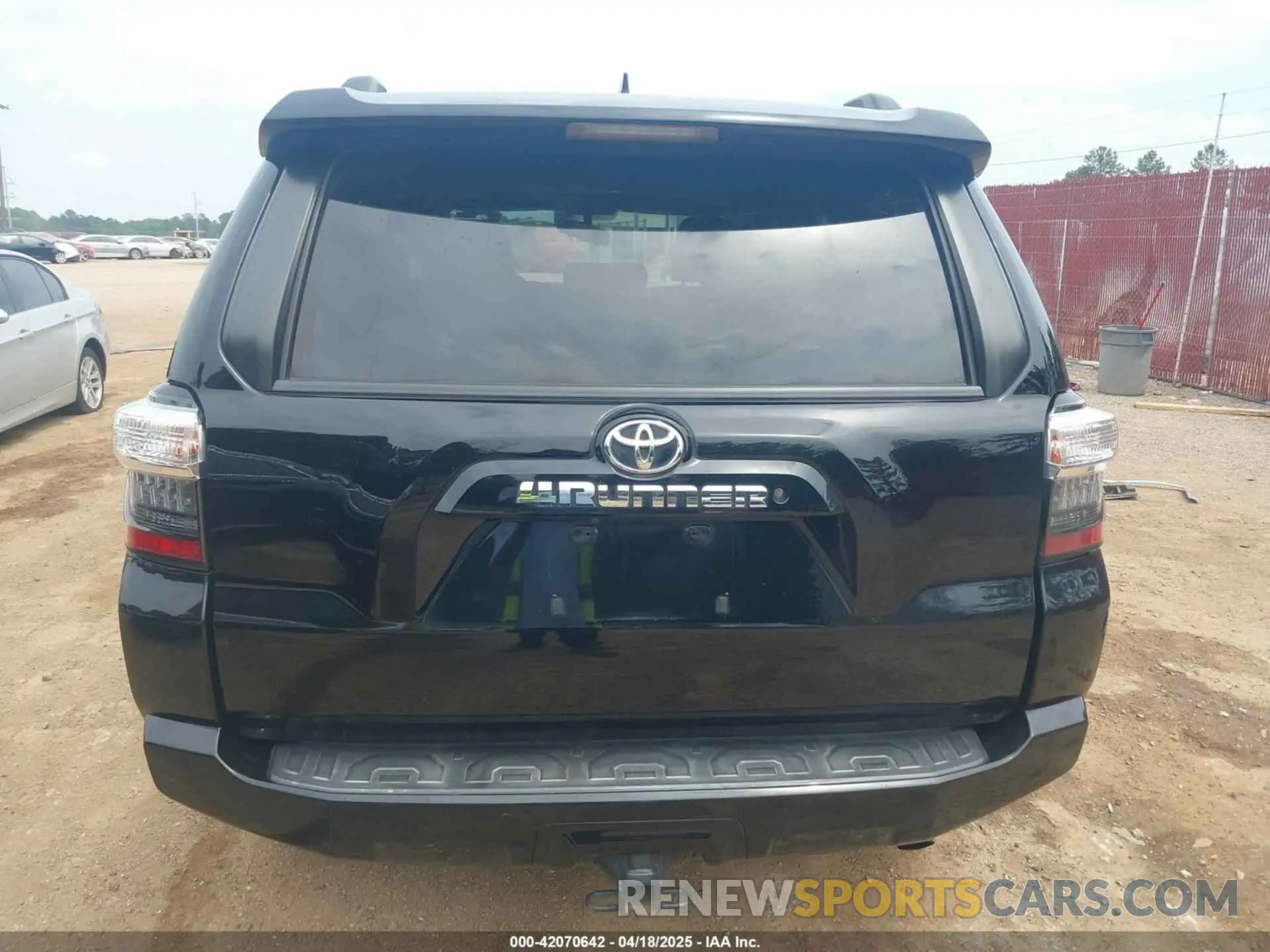 16 Photograph of a damaged car JTEBU5JR2K5676586 TOYOTA 4RUNNER 2019