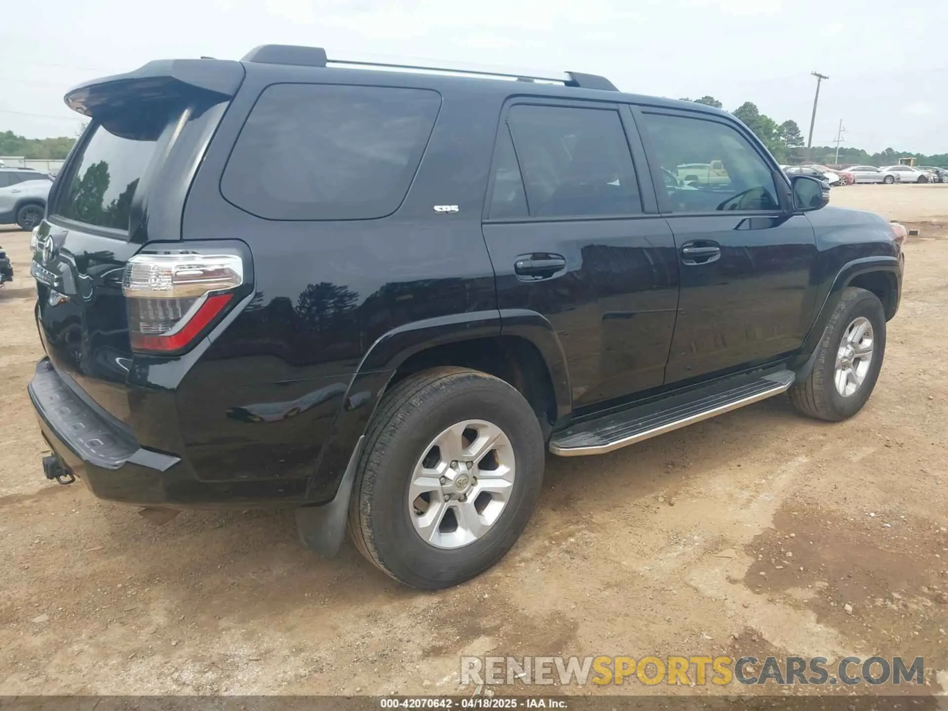 4 Photograph of a damaged car JTEBU5JR2K5676586 TOYOTA 4RUNNER 2019