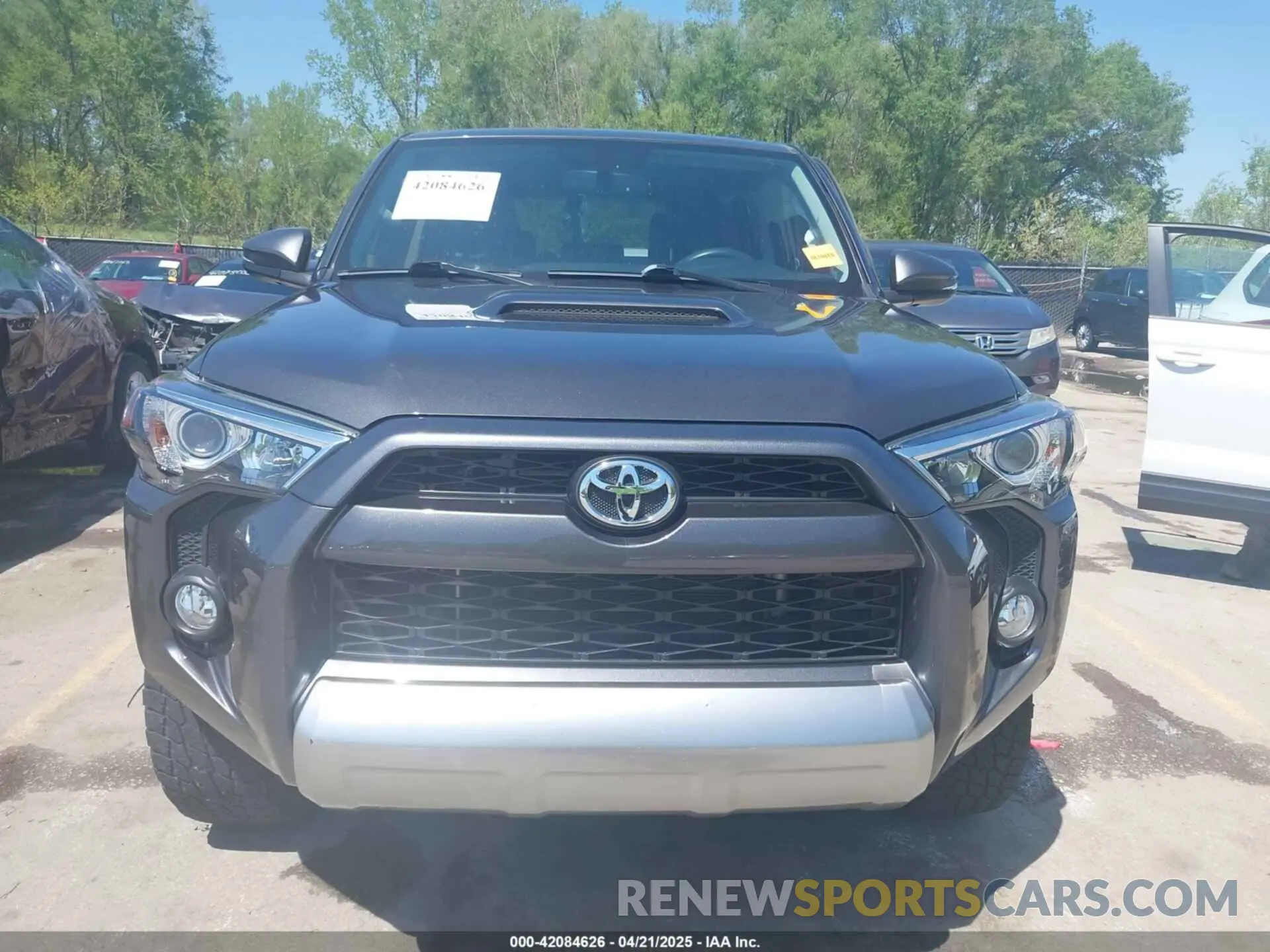 12 Photograph of a damaged car JTEBU5JR2K5679312 TOYOTA 4RUNNER 2019