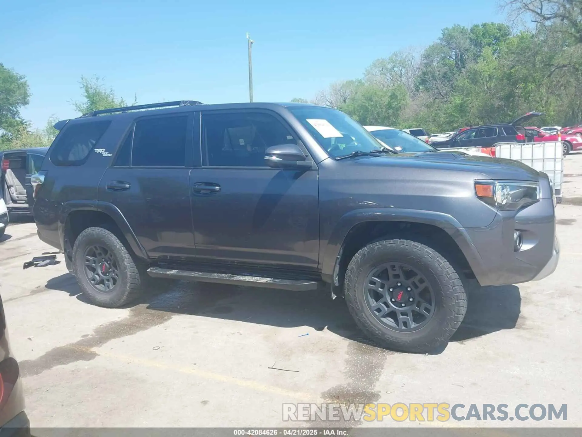 13 Photograph of a damaged car JTEBU5JR2K5679312 TOYOTA 4RUNNER 2019