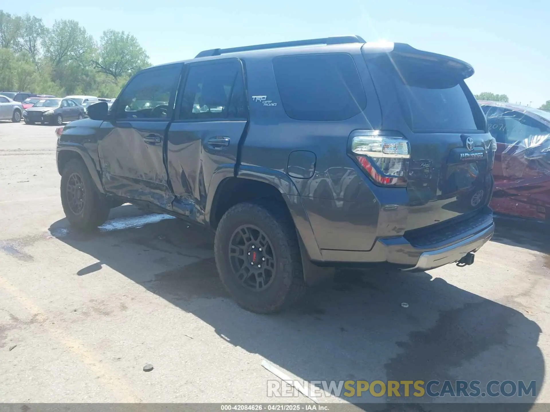 3 Photograph of a damaged car JTEBU5JR2K5679312 TOYOTA 4RUNNER 2019