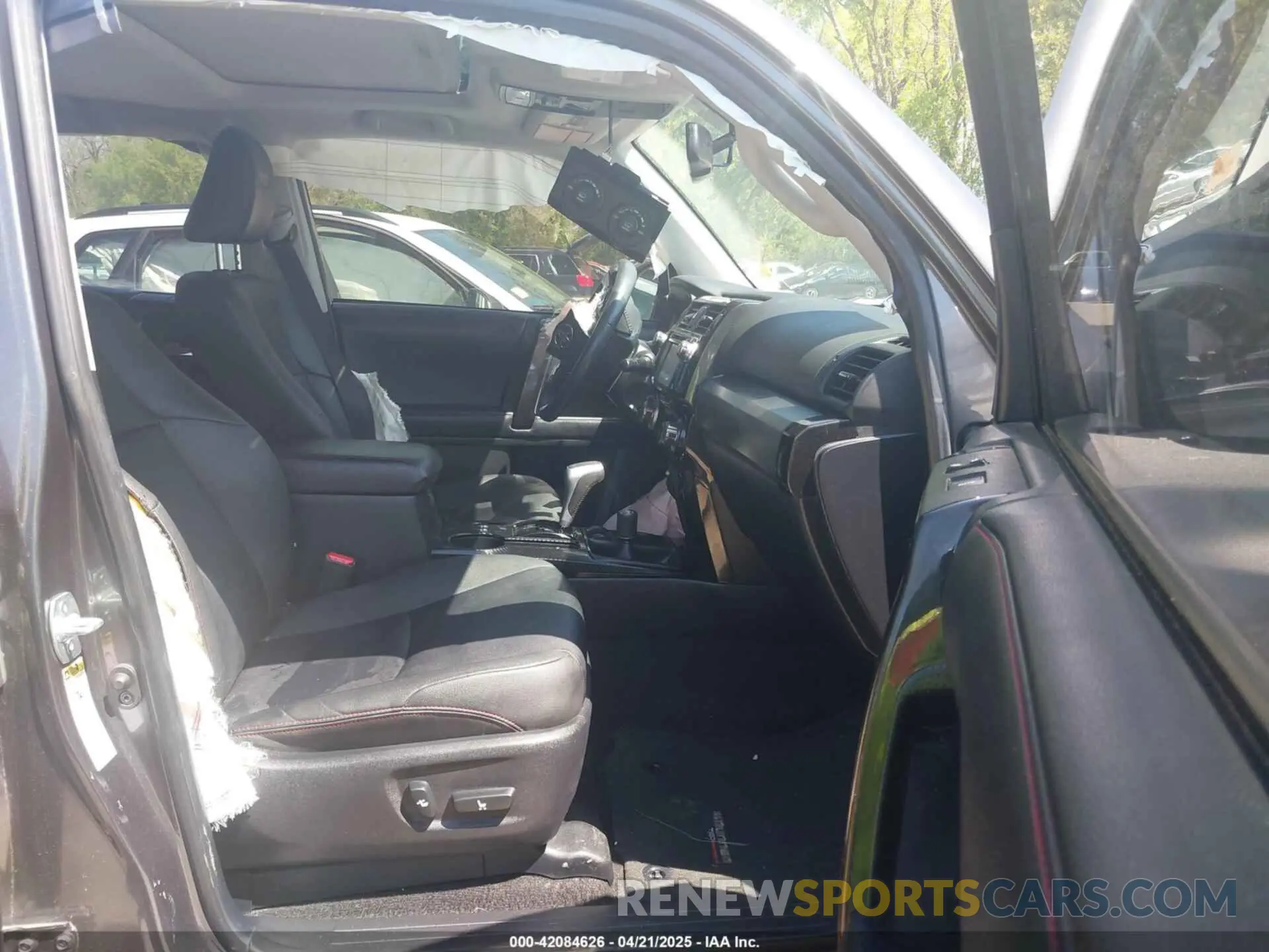 5 Photograph of a damaged car JTEBU5JR2K5679312 TOYOTA 4RUNNER 2019