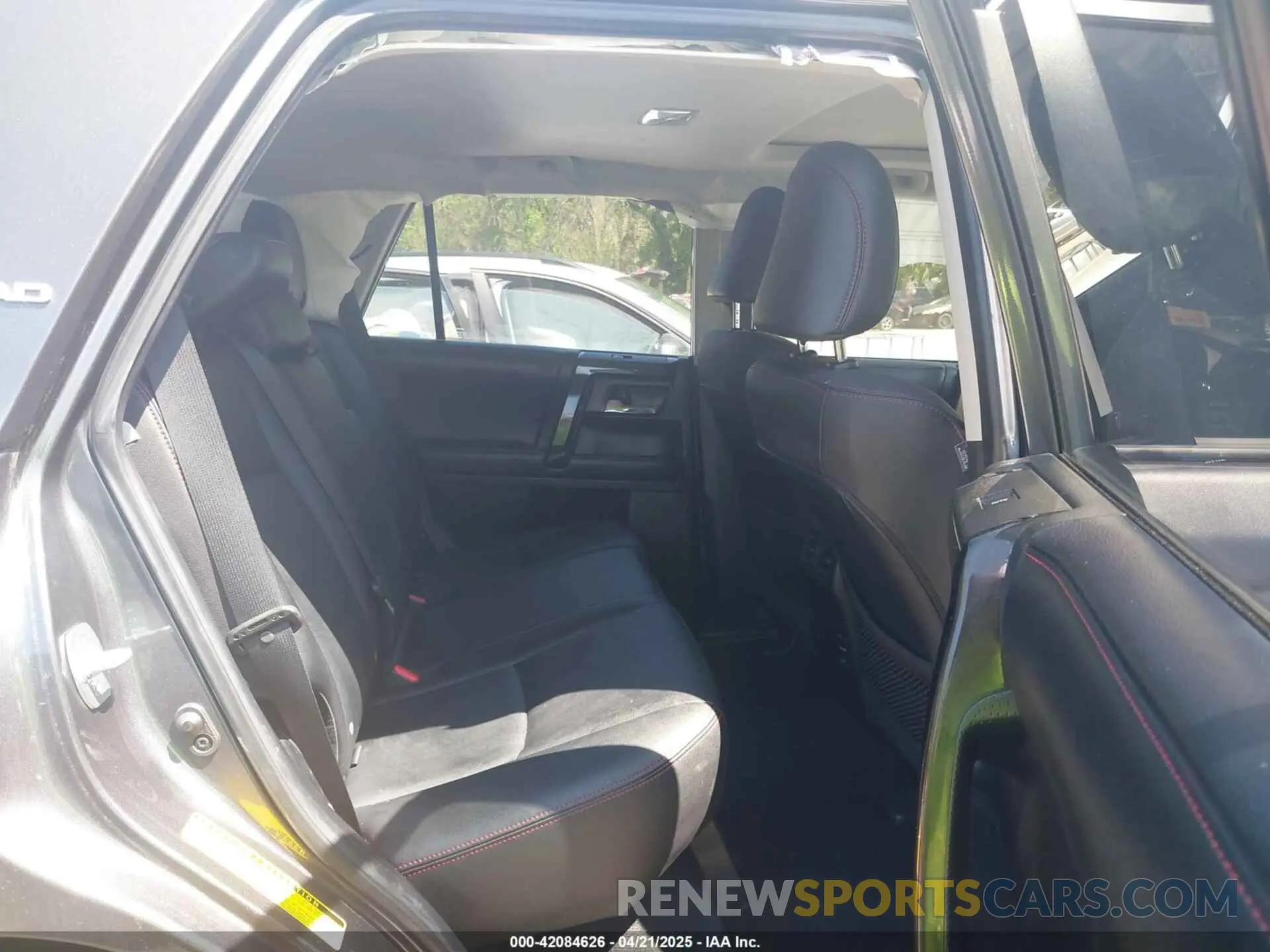 8 Photograph of a damaged car JTEBU5JR2K5679312 TOYOTA 4RUNNER 2019