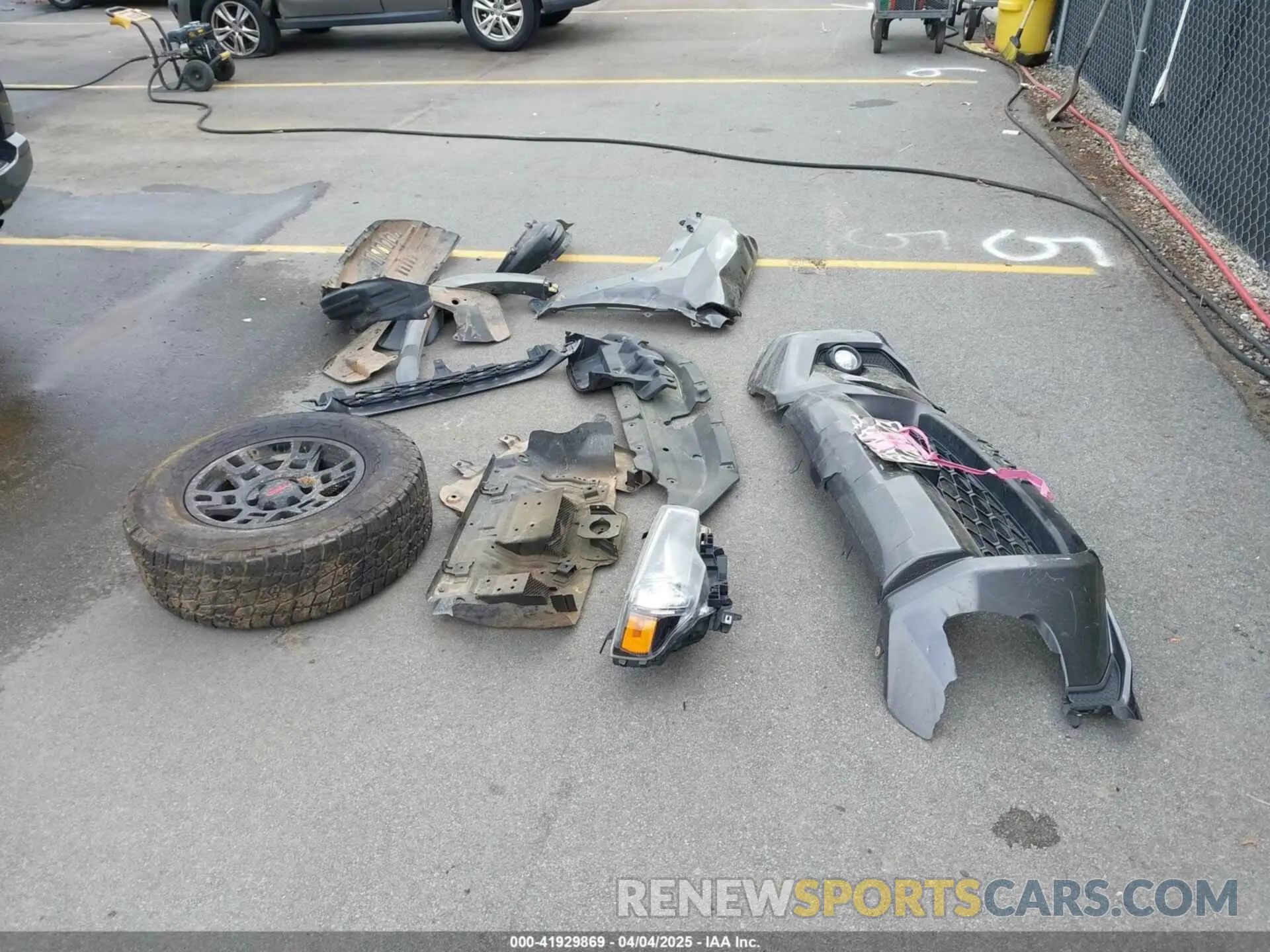 12 Photograph of a damaged car JTEBU5JR2K5681318 TOYOTA 4RUNNER 2019