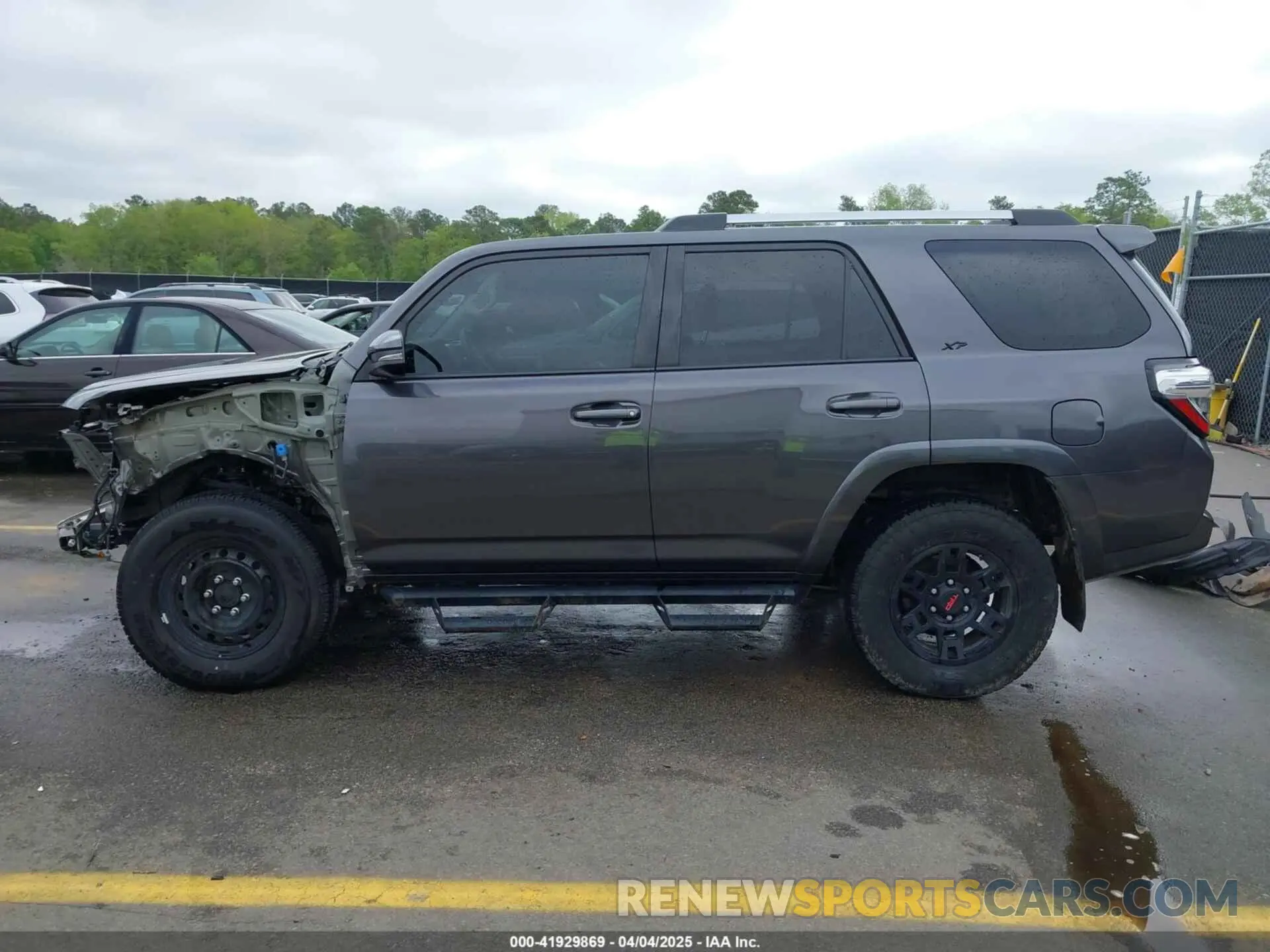 15 Photograph of a damaged car JTEBU5JR2K5681318 TOYOTA 4RUNNER 2019