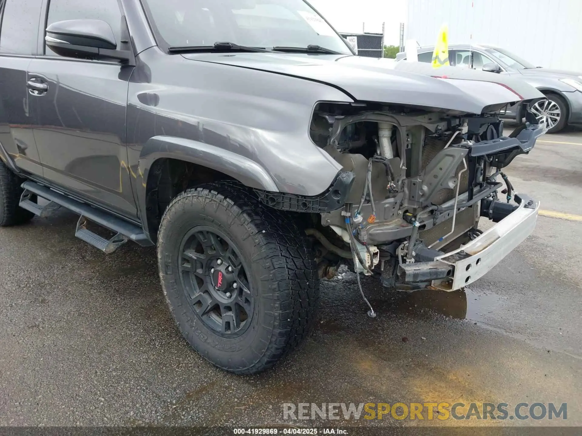 19 Photograph of a damaged car JTEBU5JR2K5681318 TOYOTA 4RUNNER 2019