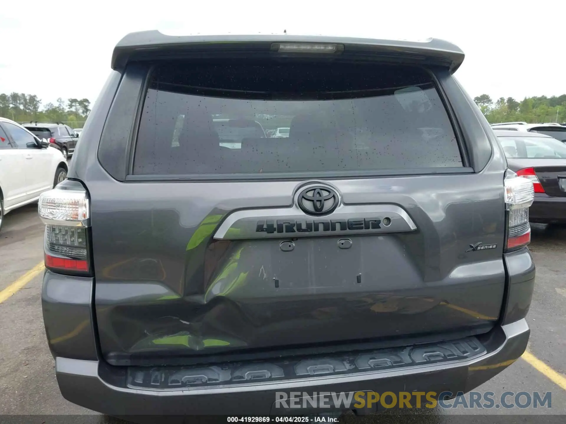 21 Photograph of a damaged car JTEBU5JR2K5681318 TOYOTA 4RUNNER 2019