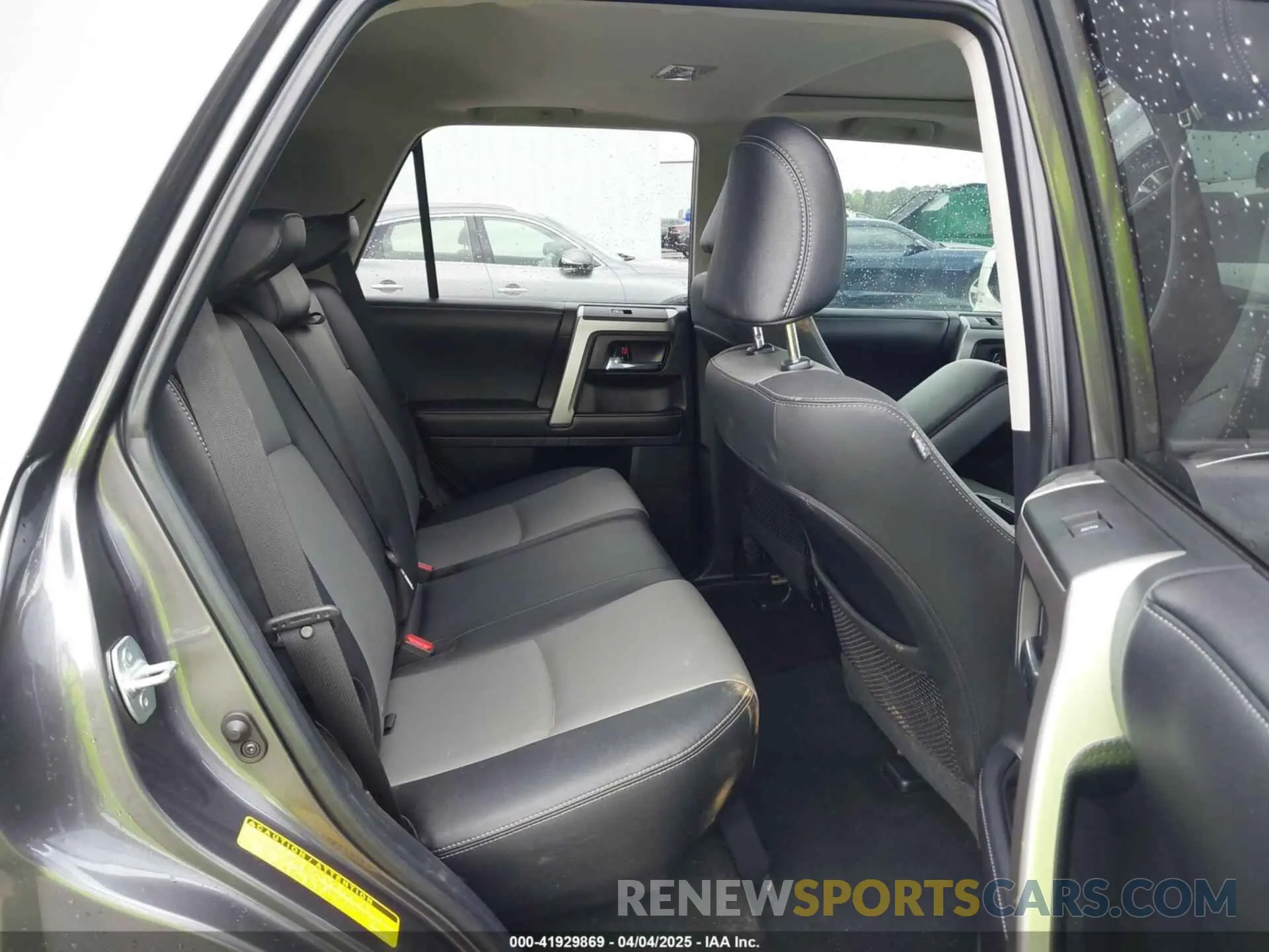 8 Photograph of a damaged car JTEBU5JR2K5681318 TOYOTA 4RUNNER 2019