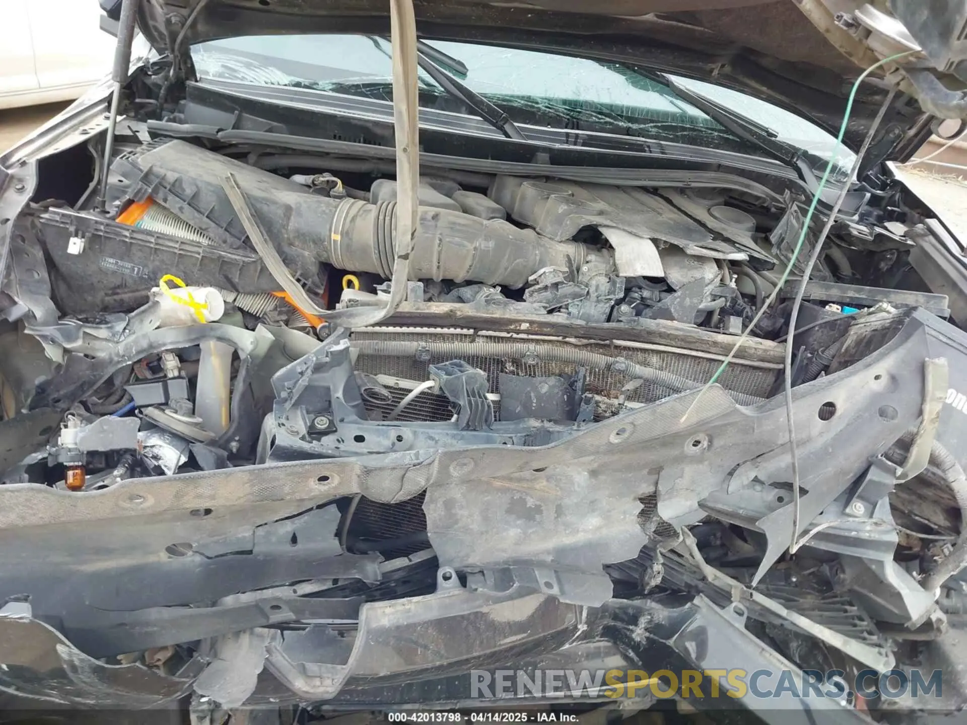 10 Photograph of a damaged car JTEBU5JR2K5692979 TOYOTA 4RUNNER 2019