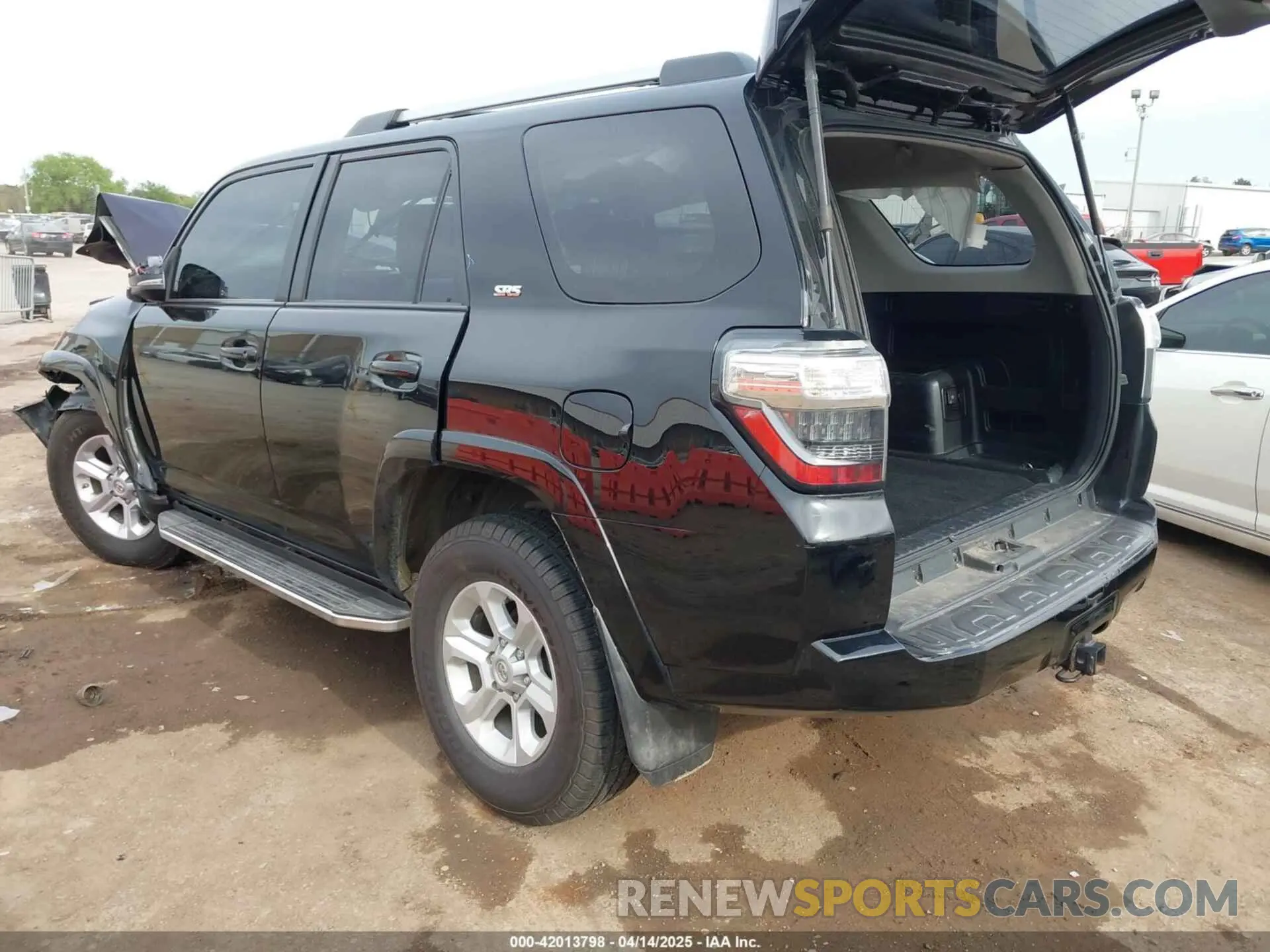 3 Photograph of a damaged car JTEBU5JR2K5692979 TOYOTA 4RUNNER 2019