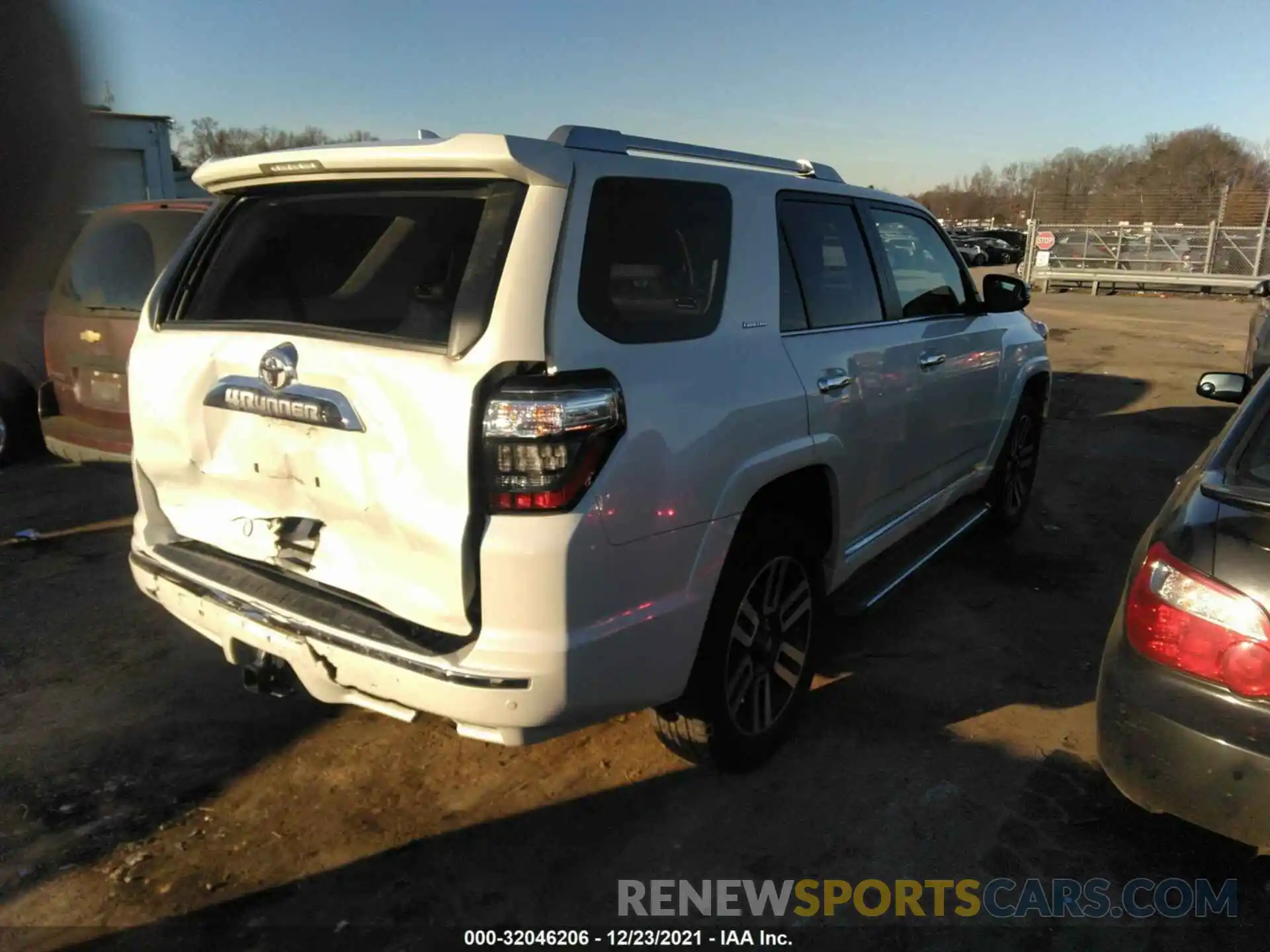 4 Photograph of a damaged car JTEBU5JR2K5716732 TOYOTA 4RUNNER 2019