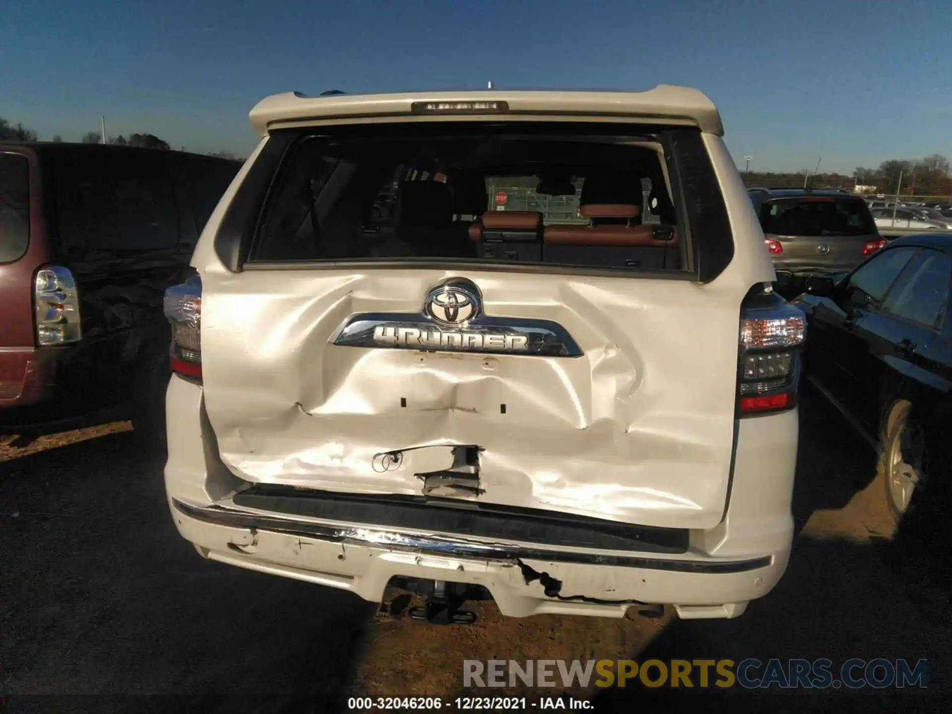 6 Photograph of a damaged car JTEBU5JR2K5716732 TOYOTA 4RUNNER 2019