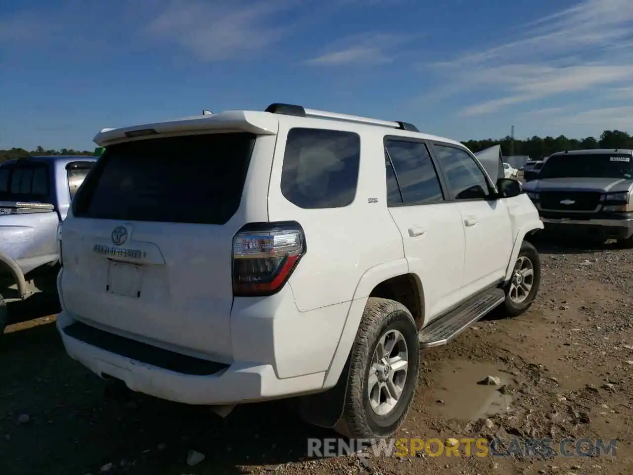 4 Photograph of a damaged car JTEBU5JR2K5717959 TOYOTA 4RUNNER 2019