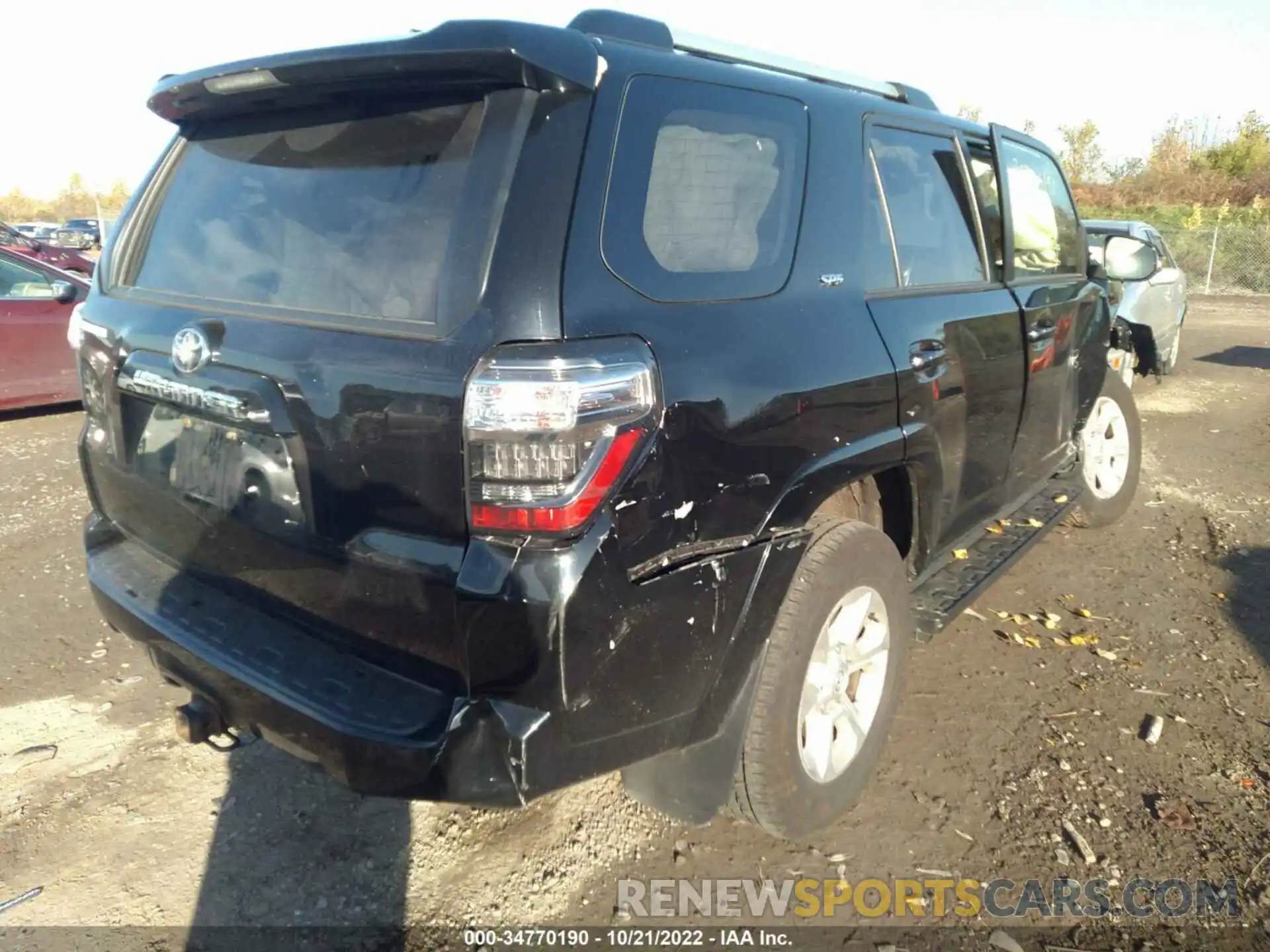 4 Photograph of a damaged car JTEBU5JR2K5720411 TOYOTA 4RUNNER 2019