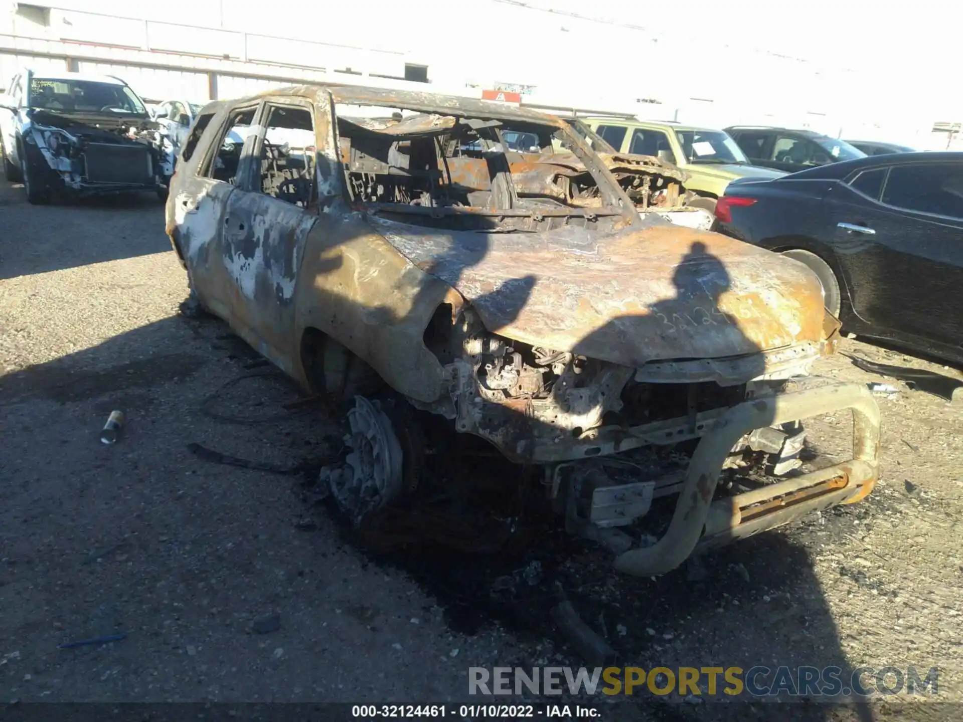 1 Photograph of a damaged car JTEBU5JR2K5723633 TOYOTA 4RUNNER 2019