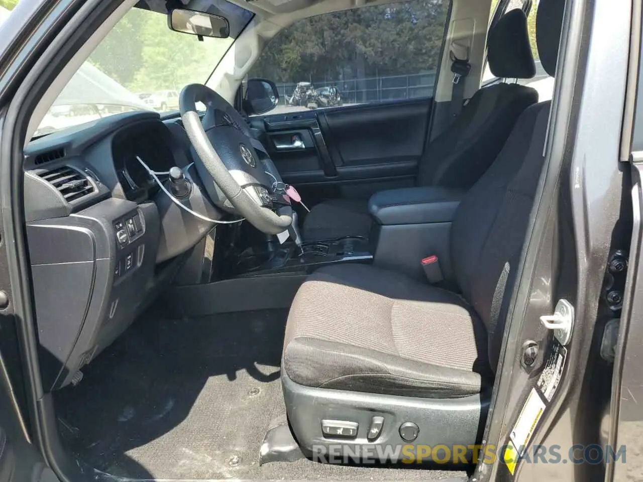 7 Photograph of a damaged car JTEBU5JR2K5734647 TOYOTA 4RUNNER 2019