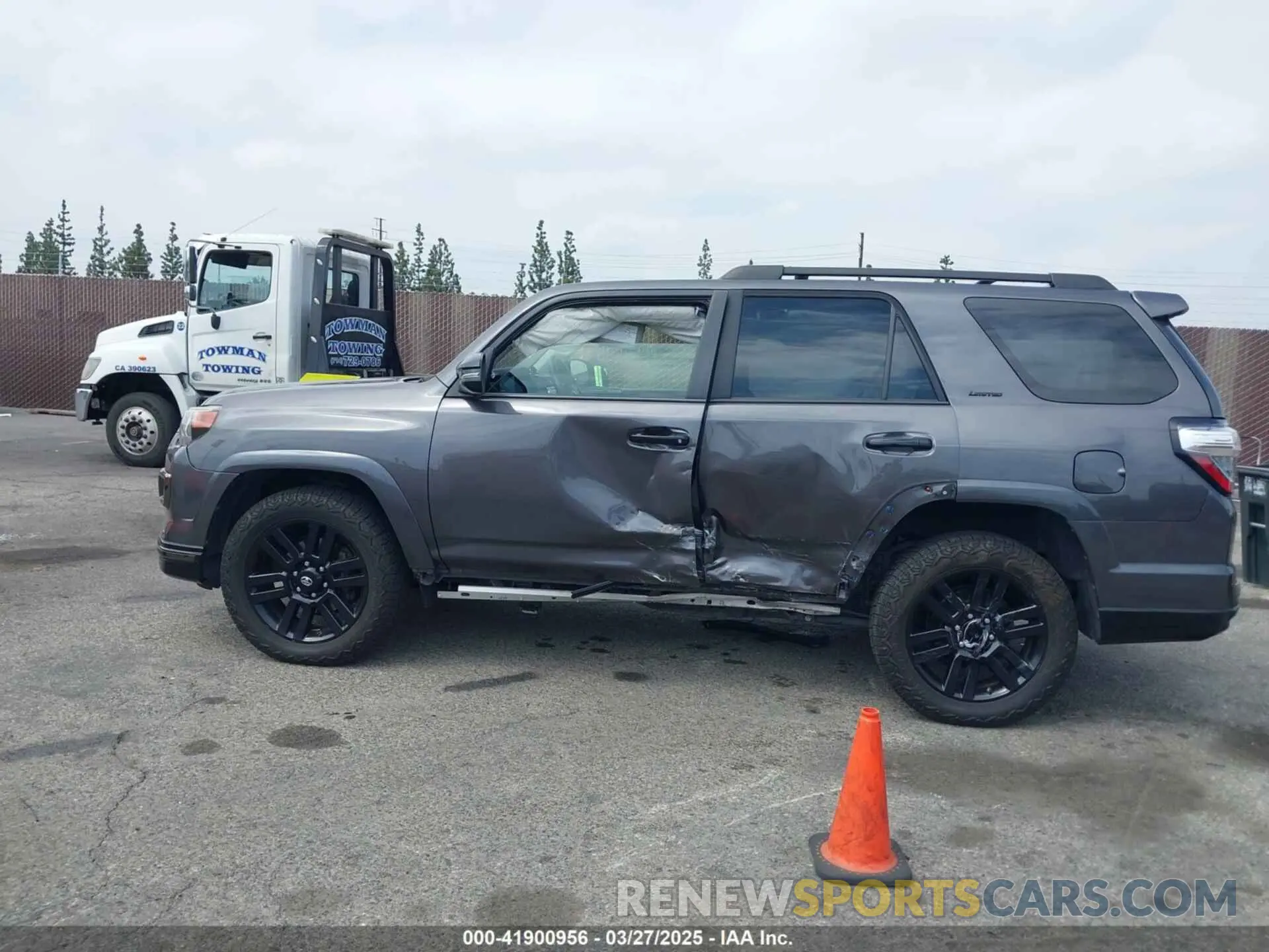 14 Photograph of a damaged car JTEBU5JR3K5619796 TOYOTA 4RUNNER 2019