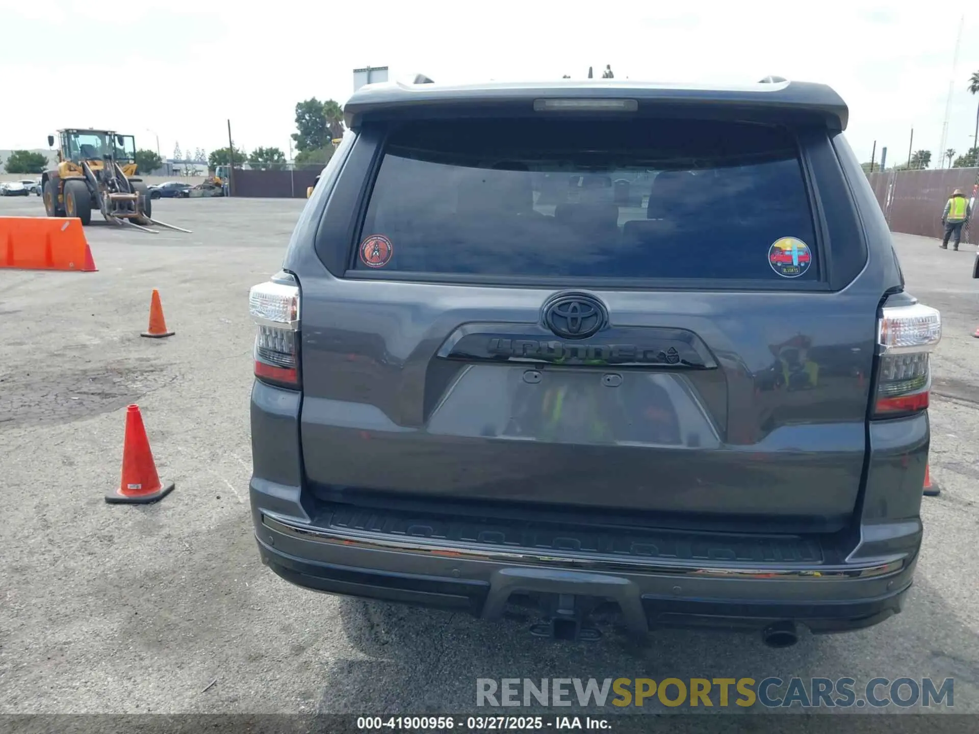 16 Photograph of a damaged car JTEBU5JR3K5619796 TOYOTA 4RUNNER 2019
