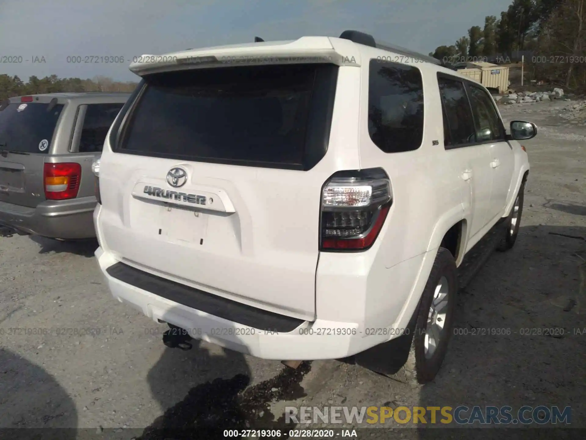 4 Photograph of a damaged car JTEBU5JR3K5631849 TOYOTA 4RUNNER 2019