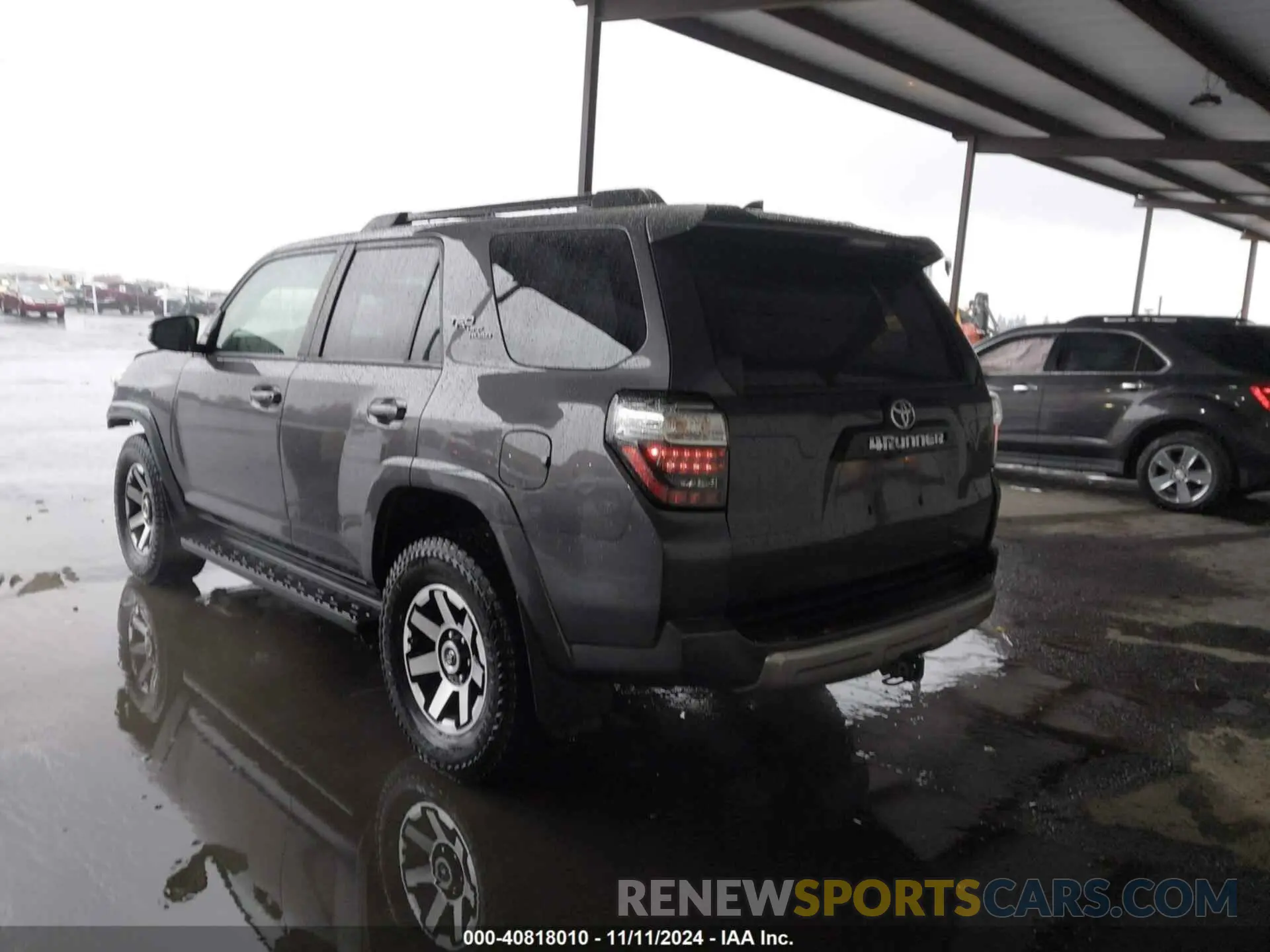 3 Photograph of a damaged car JTEBU5JR3K5641328 TOYOTA 4RUNNER 2019