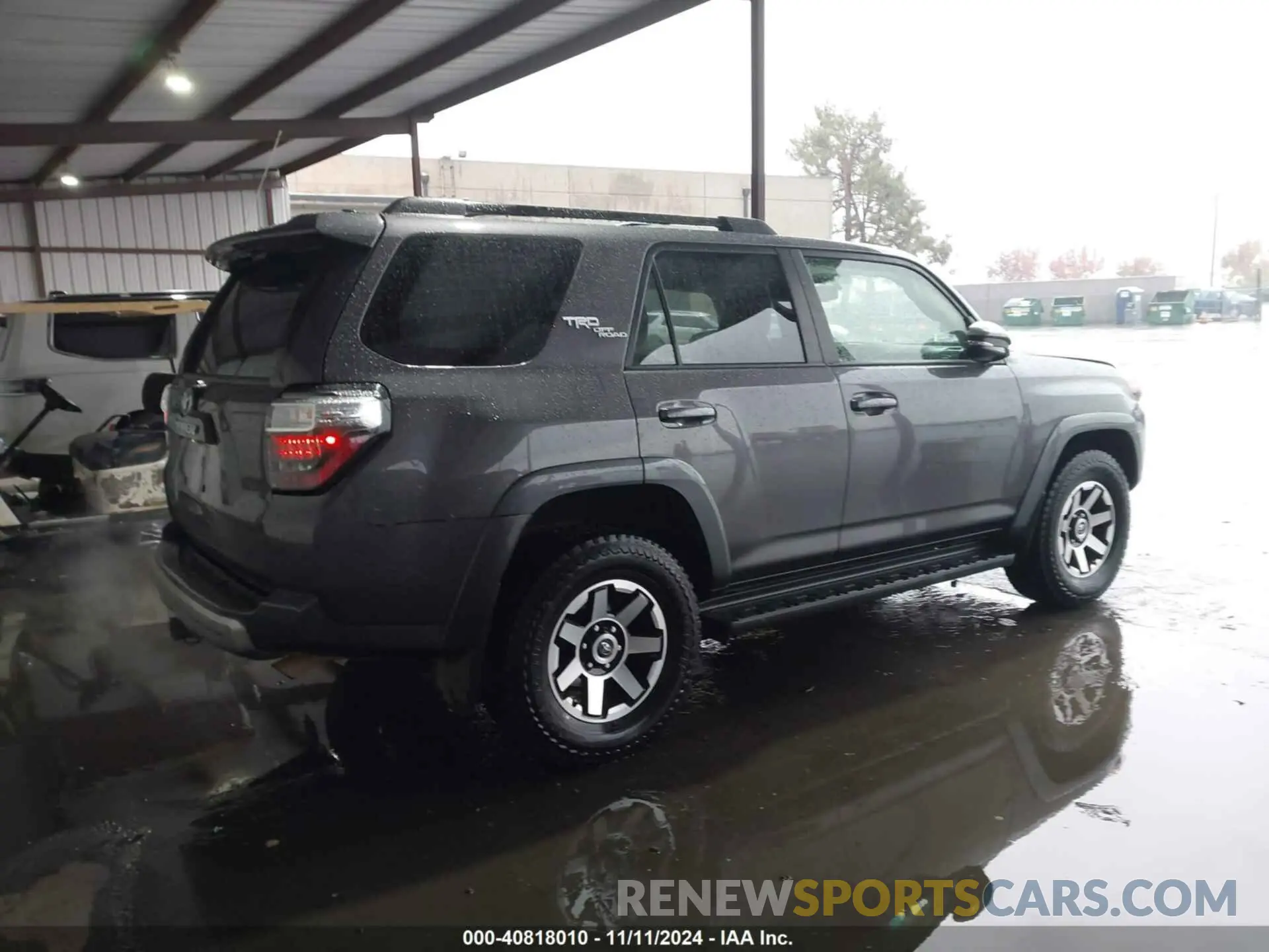 4 Photograph of a damaged car JTEBU5JR3K5641328 TOYOTA 4RUNNER 2019
