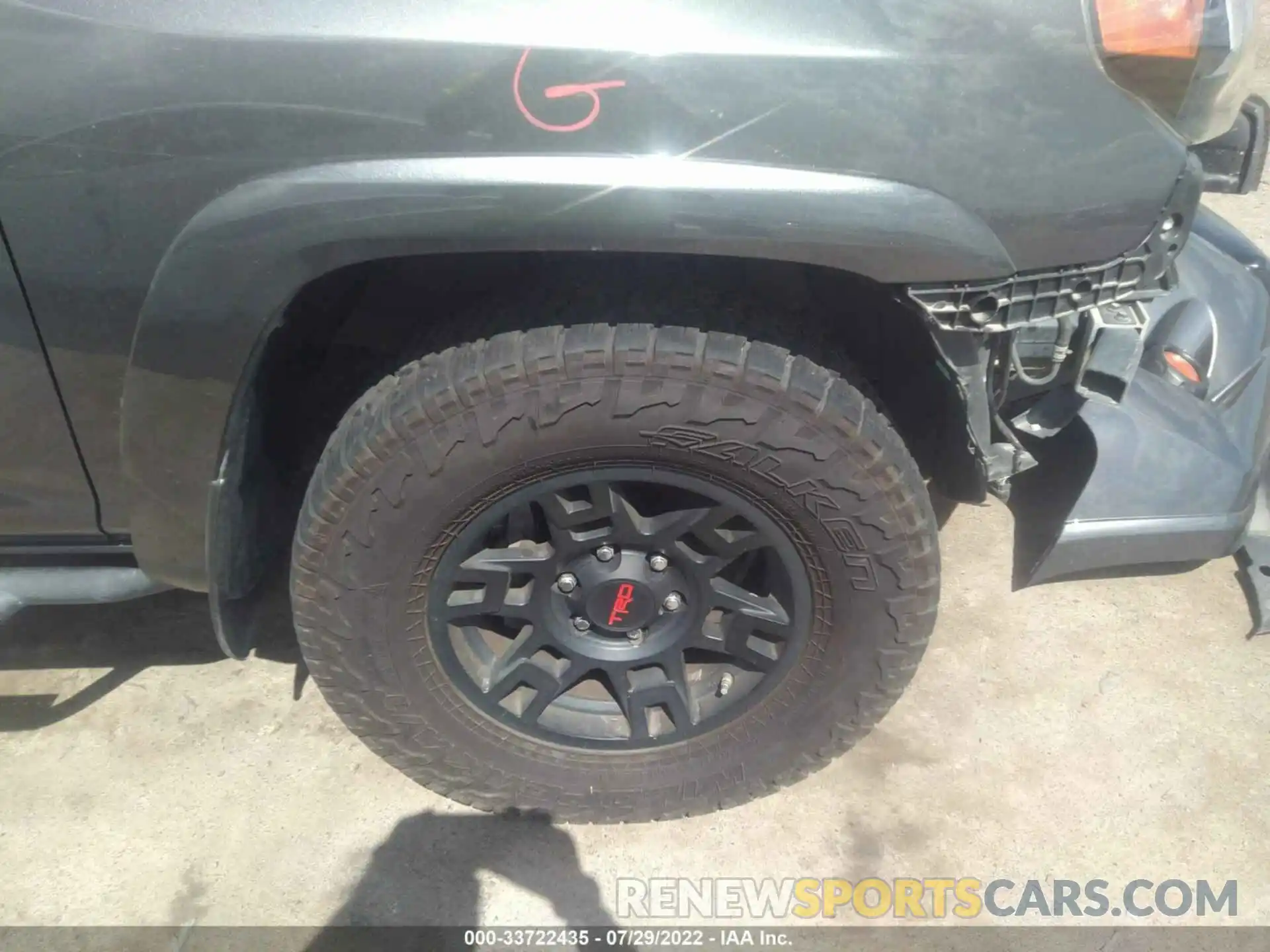 15 Photograph of a damaged car JTEBU5JR3K5642222 TOYOTA 4RUNNER 2019