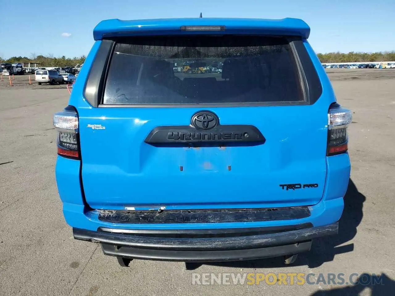 6 Photograph of a damaged car JTEBU5JR3K5654662 TOYOTA 4RUNNER 2019