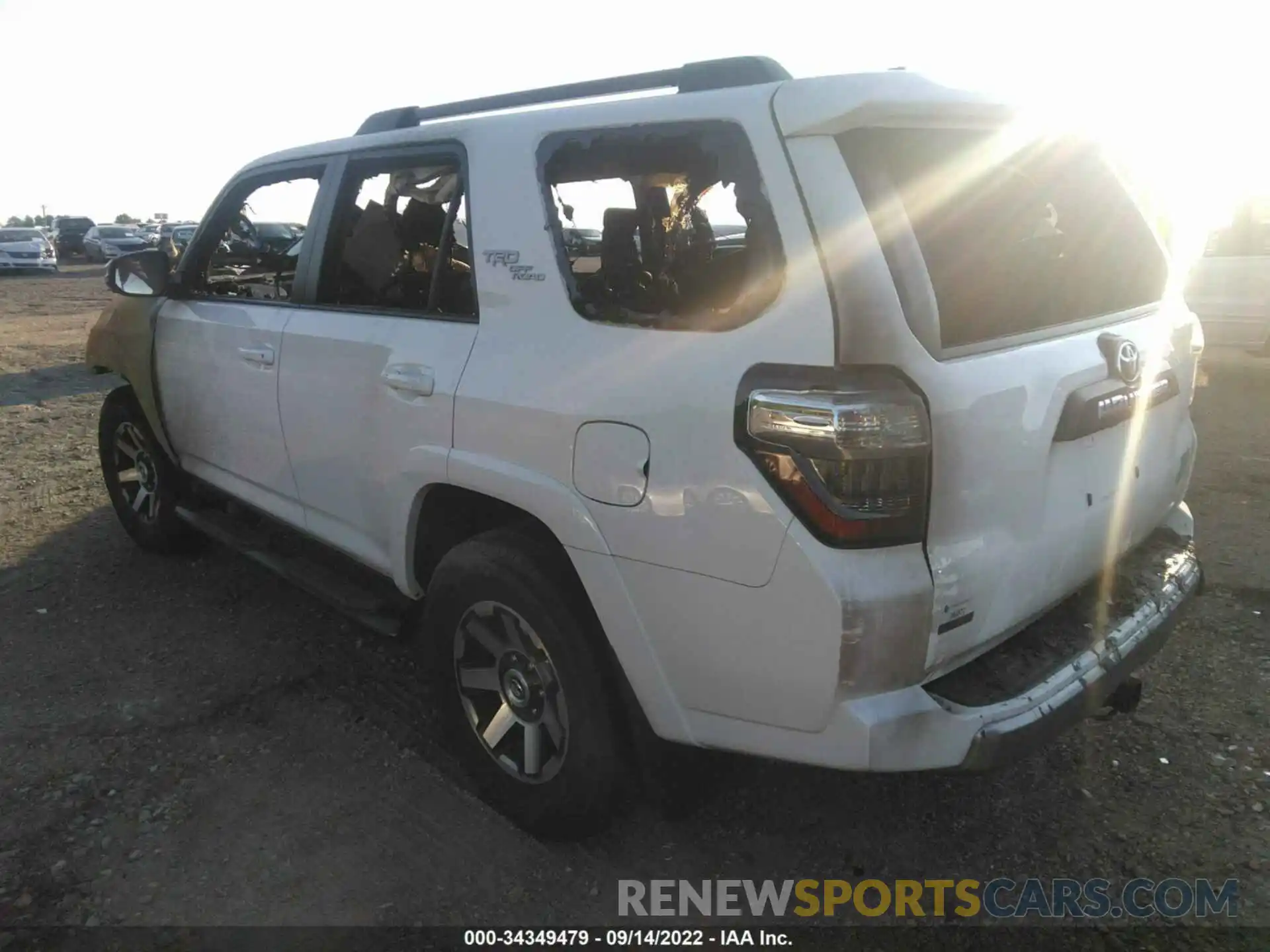 3 Photograph of a damaged car JTEBU5JR3K5661580 TOYOTA 4RUNNER 2019