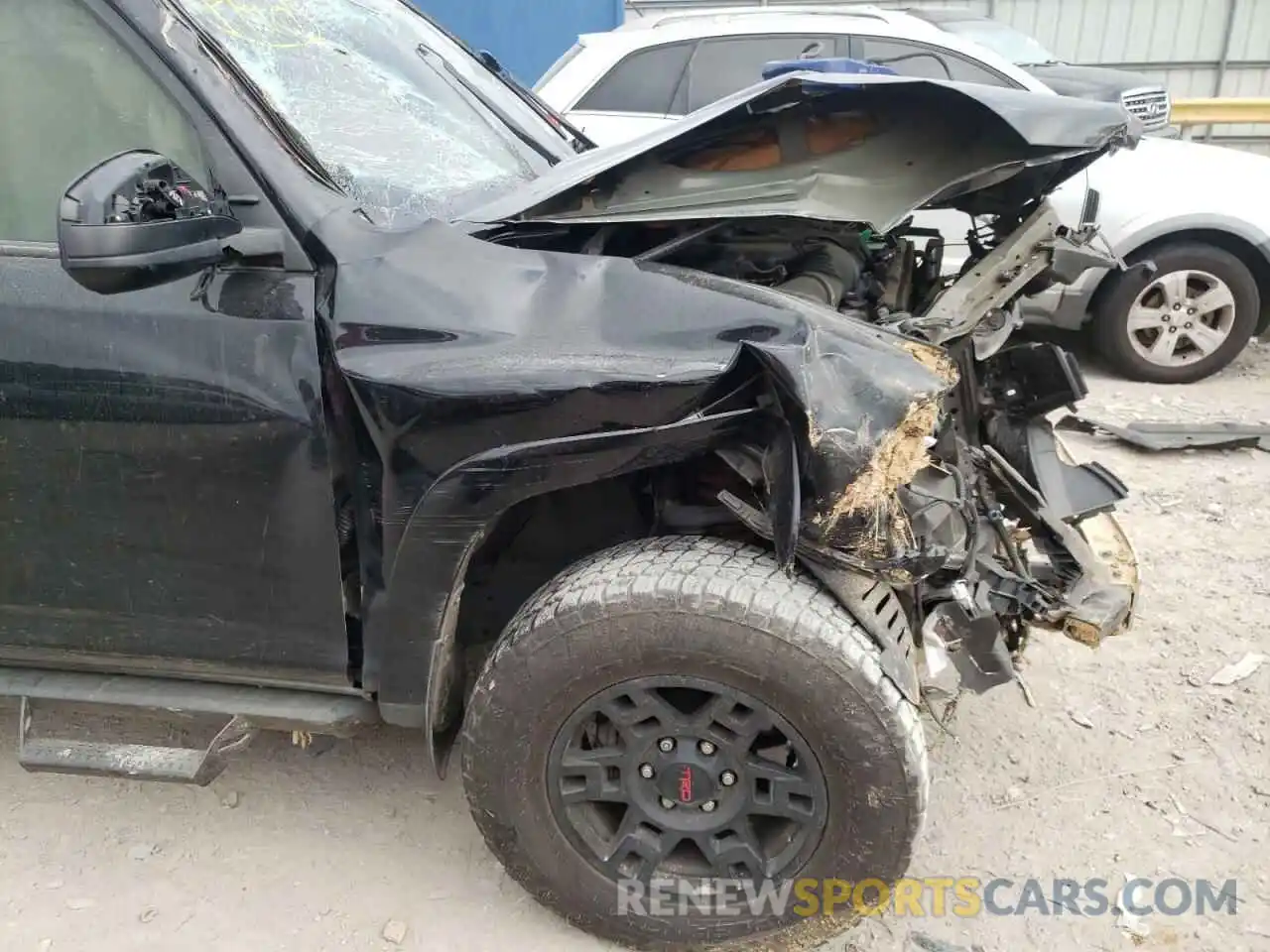 9 Photograph of a damaged car JTEBU5JR3K5670845 TOYOTA 4RUNNER 2019