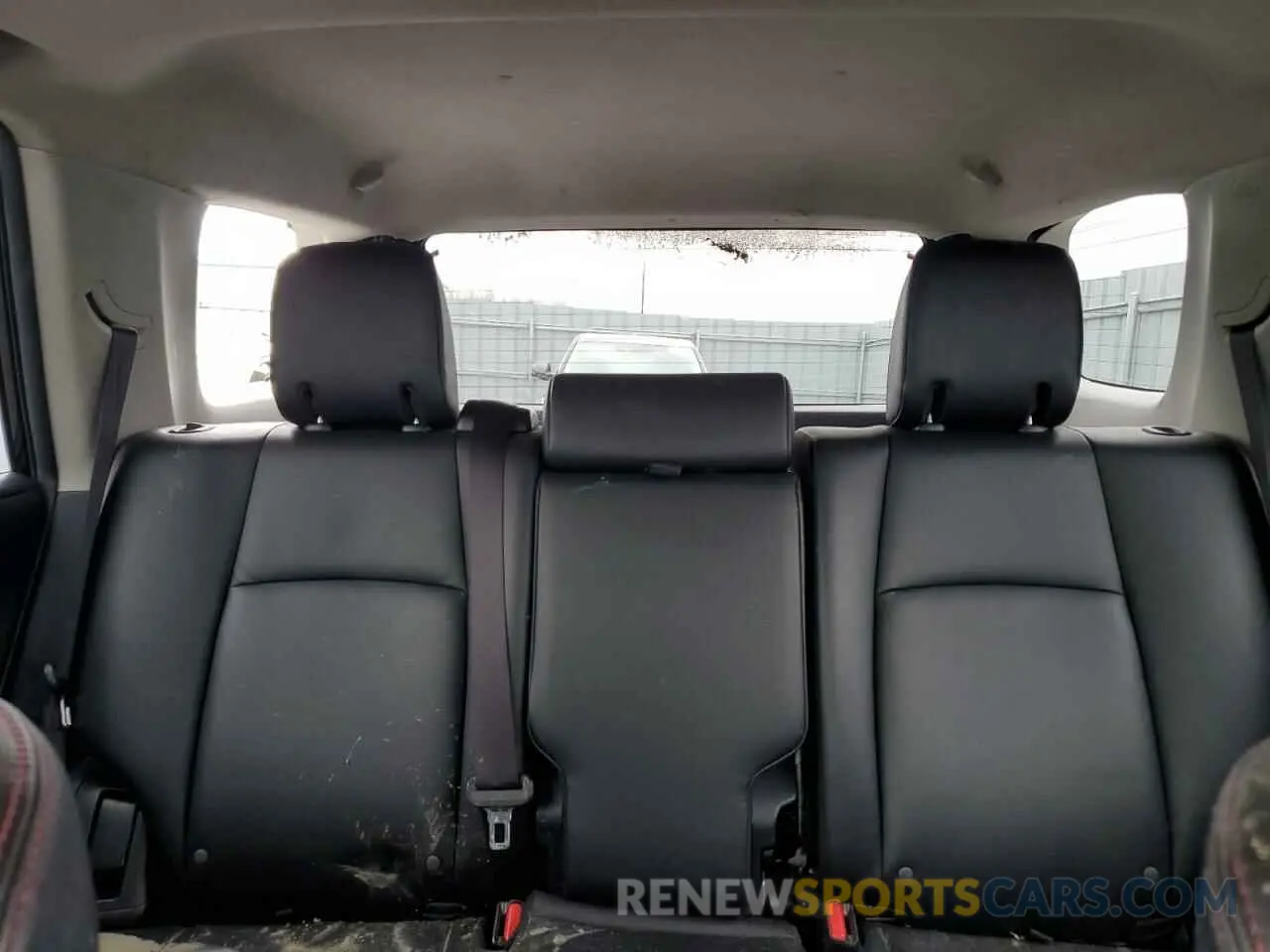 10 Photograph of a damaged car JTEBU5JR3K5690349 TOYOTA 4RUNNER 2019